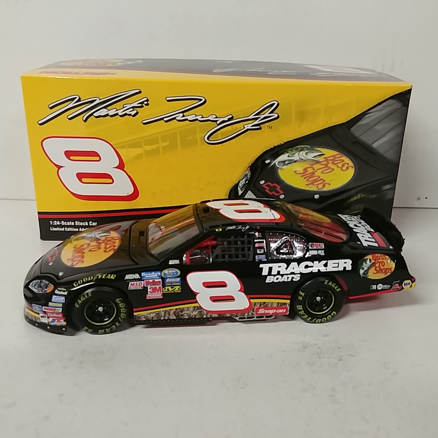 2005 Martin Truex Jr 1/24th Bass Pro Shops "Busch Series" c/w car