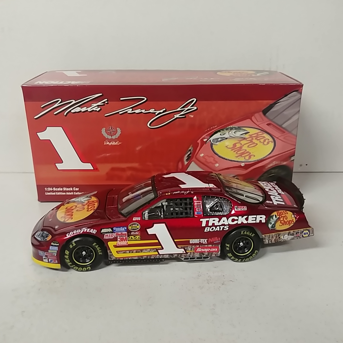 2005 Martin Truex Jr 1/24th Bass Pro Shops "Red" c/w car