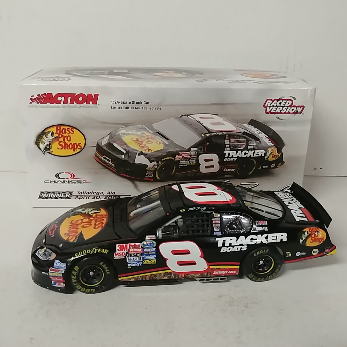 2005 Martin Truex Jr 1/24th Bass Pro Shops "Talladega Win" Raced Version c/w car