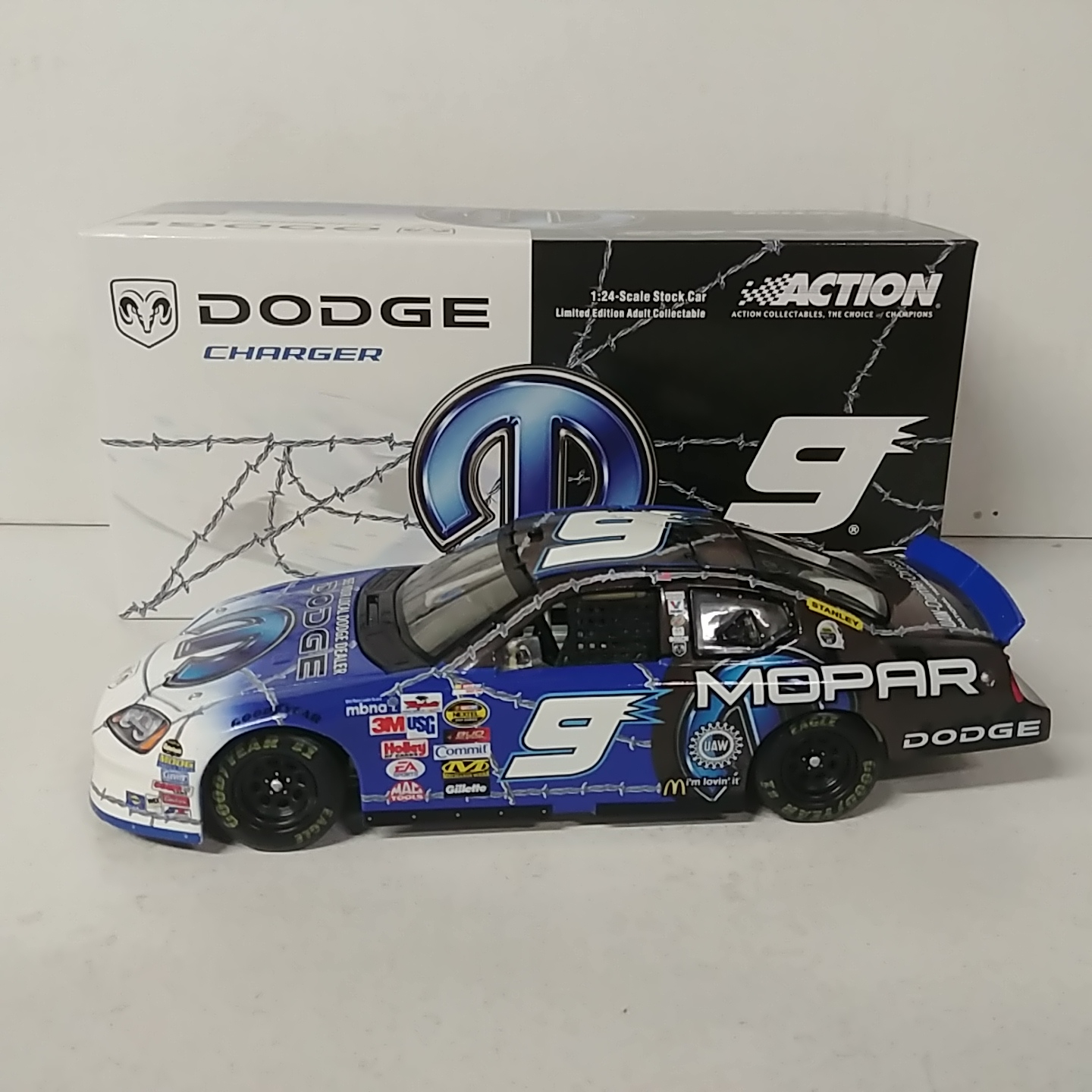2005 Kasey Kahne 1/24th Dodge Dealers "MOPAR" c/w car