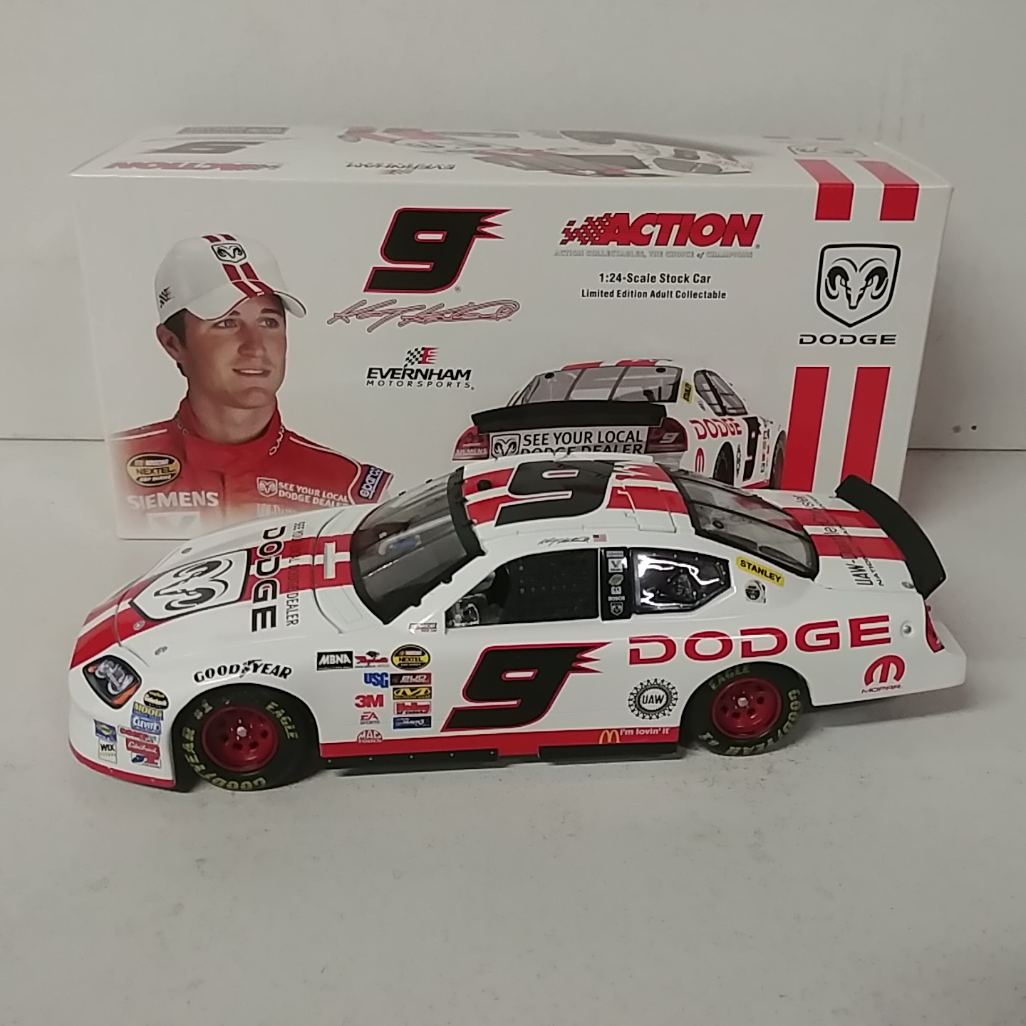 2005 Kasey Kahne 1/24th Dodge Dealers "Reverse Pit Cap" c/w car