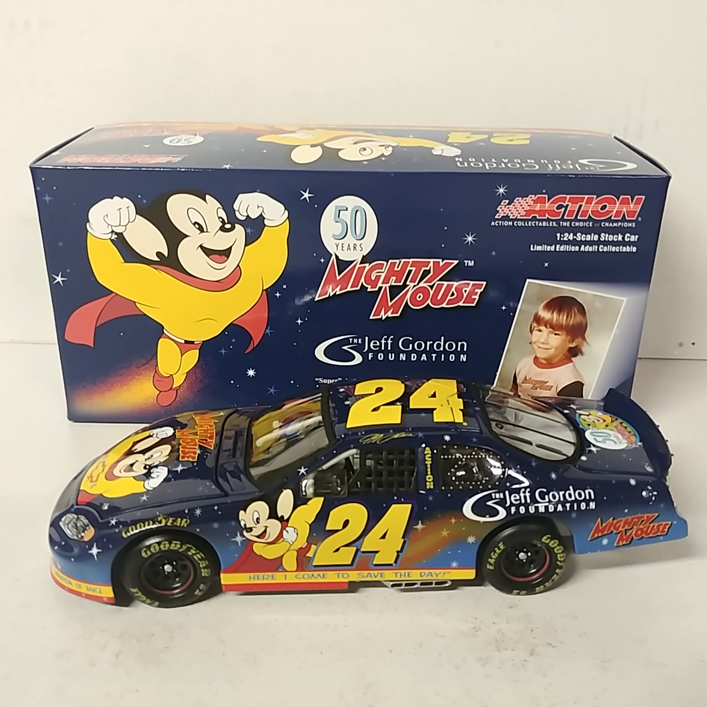 2005 Jeff Gordon 1/24th Foundation "Mighty Mouse" Monte Carlo