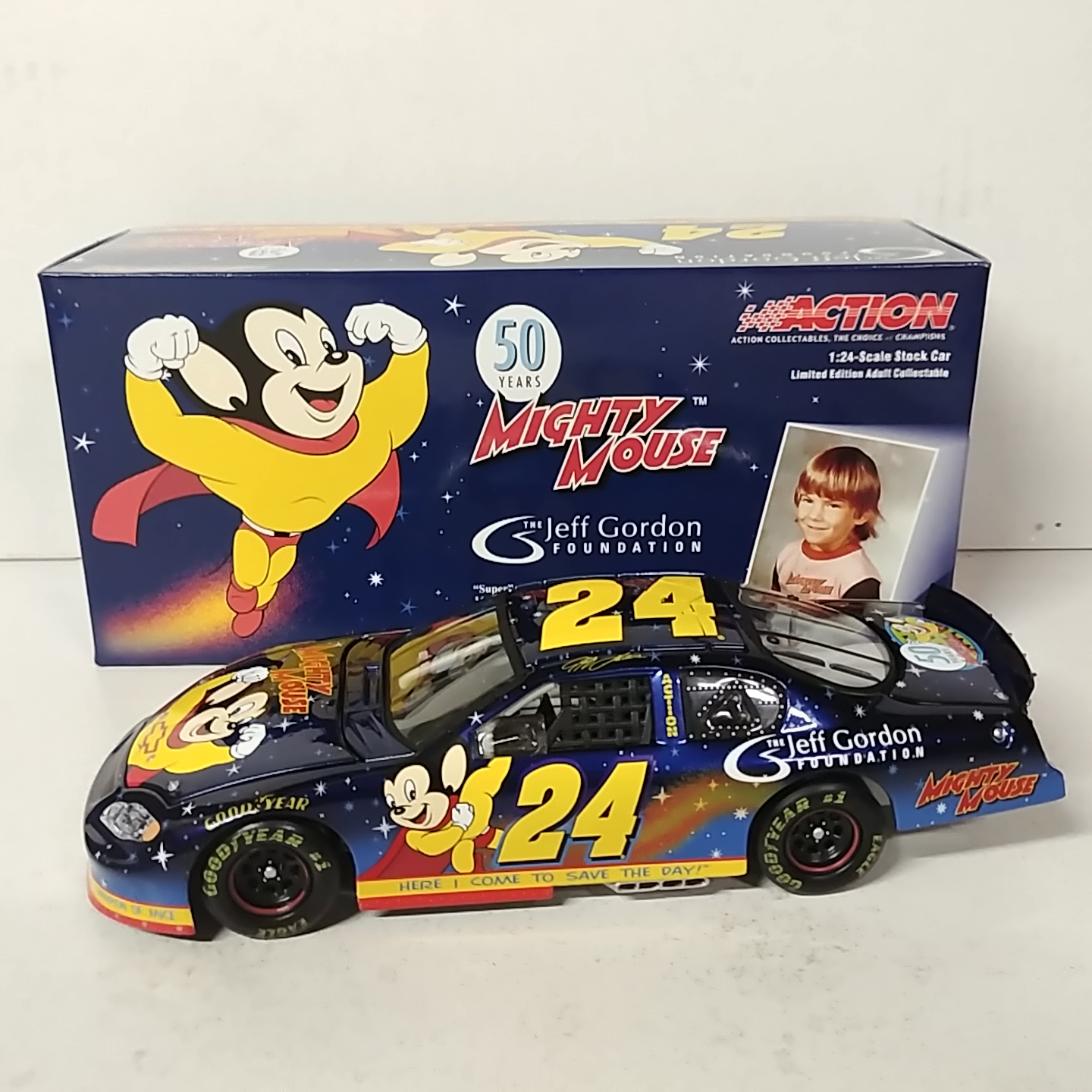 2005 Jeff Gordon 1/24th Foundation "Mighty Mouse" Liquid Color Monte Carlo