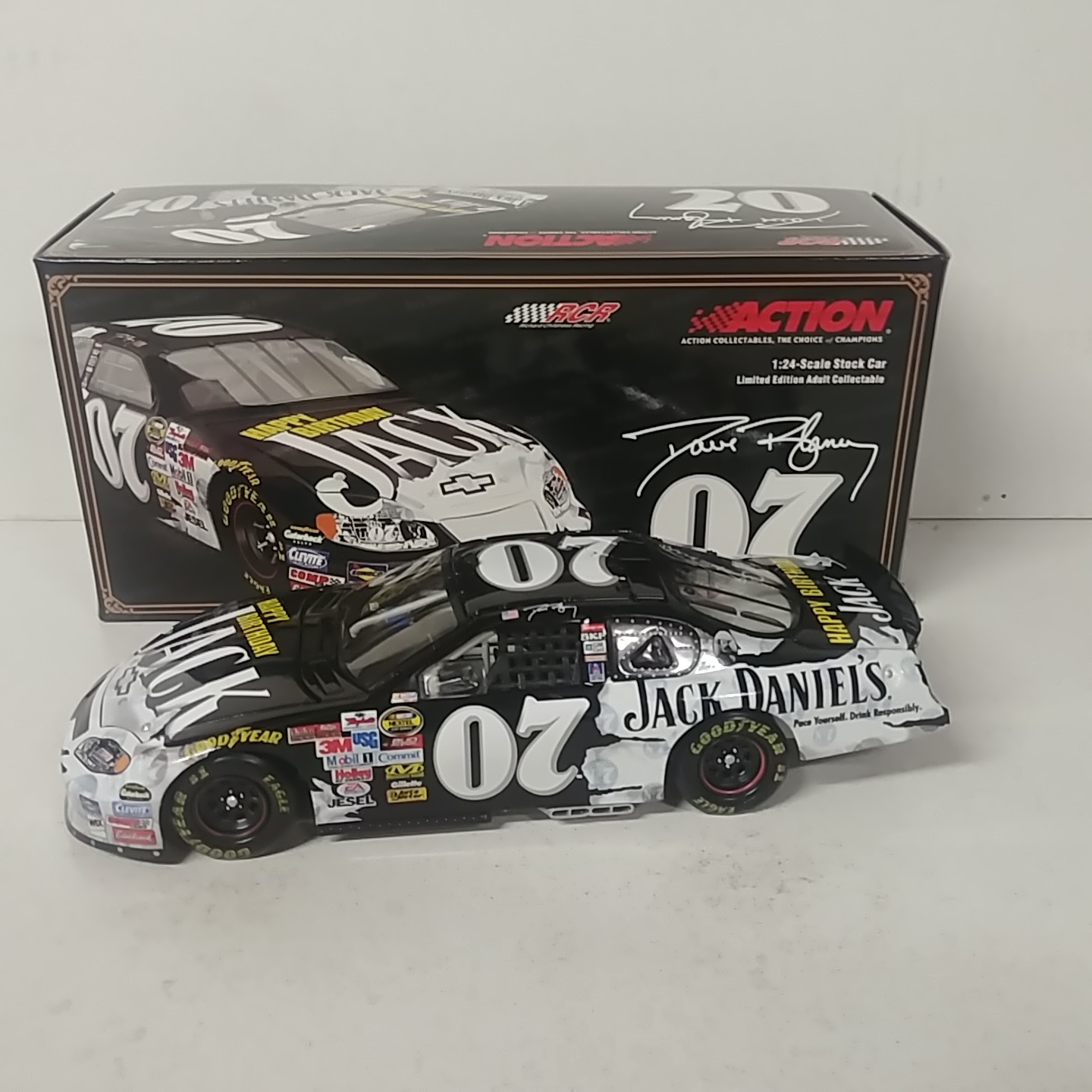 2005 Dave Blaney 1/24th Jack Daniels "Happy Birthday" c/w car