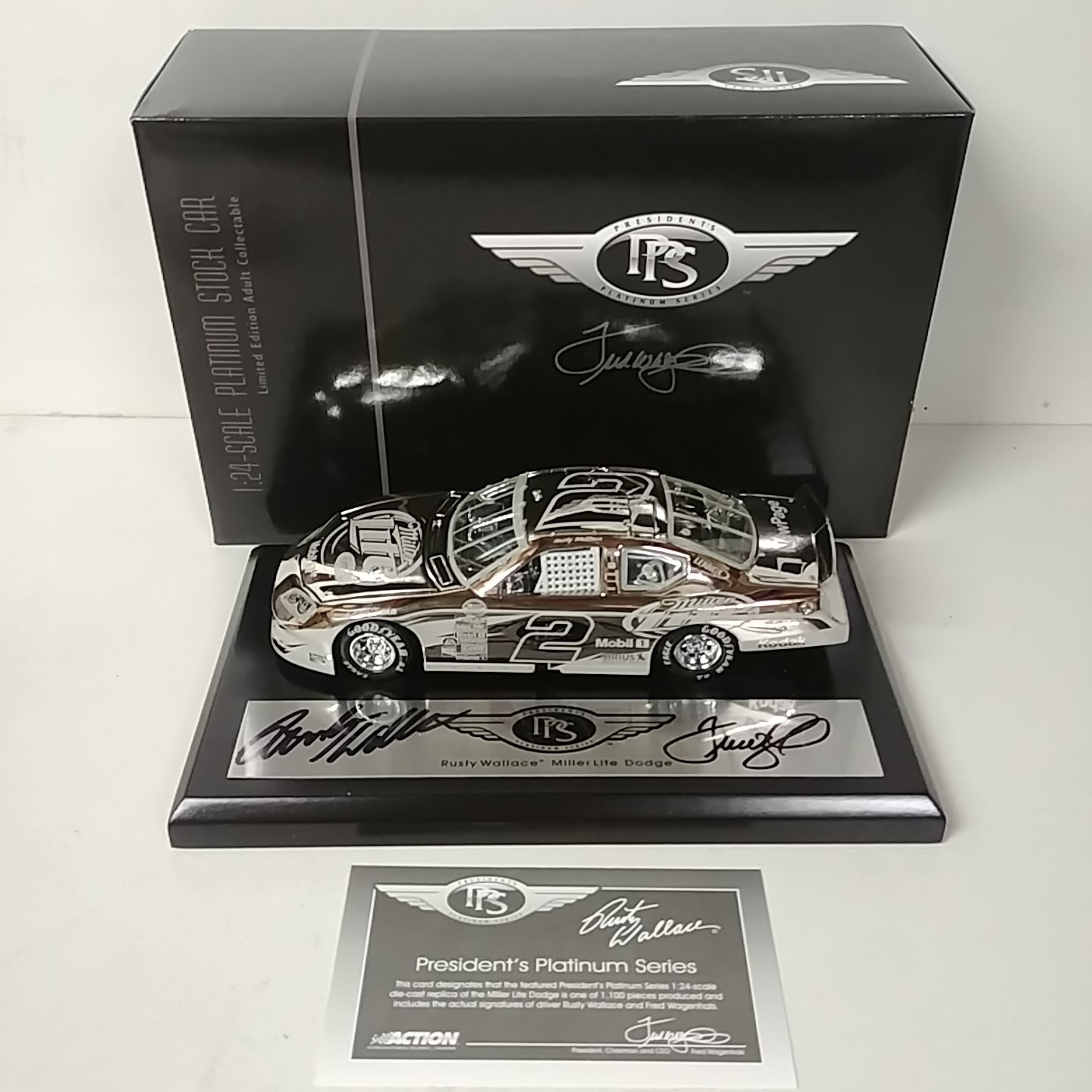 2005 Rusty Wallace 1/24th Miller Lite "Platium" c/w car w/autograph on base