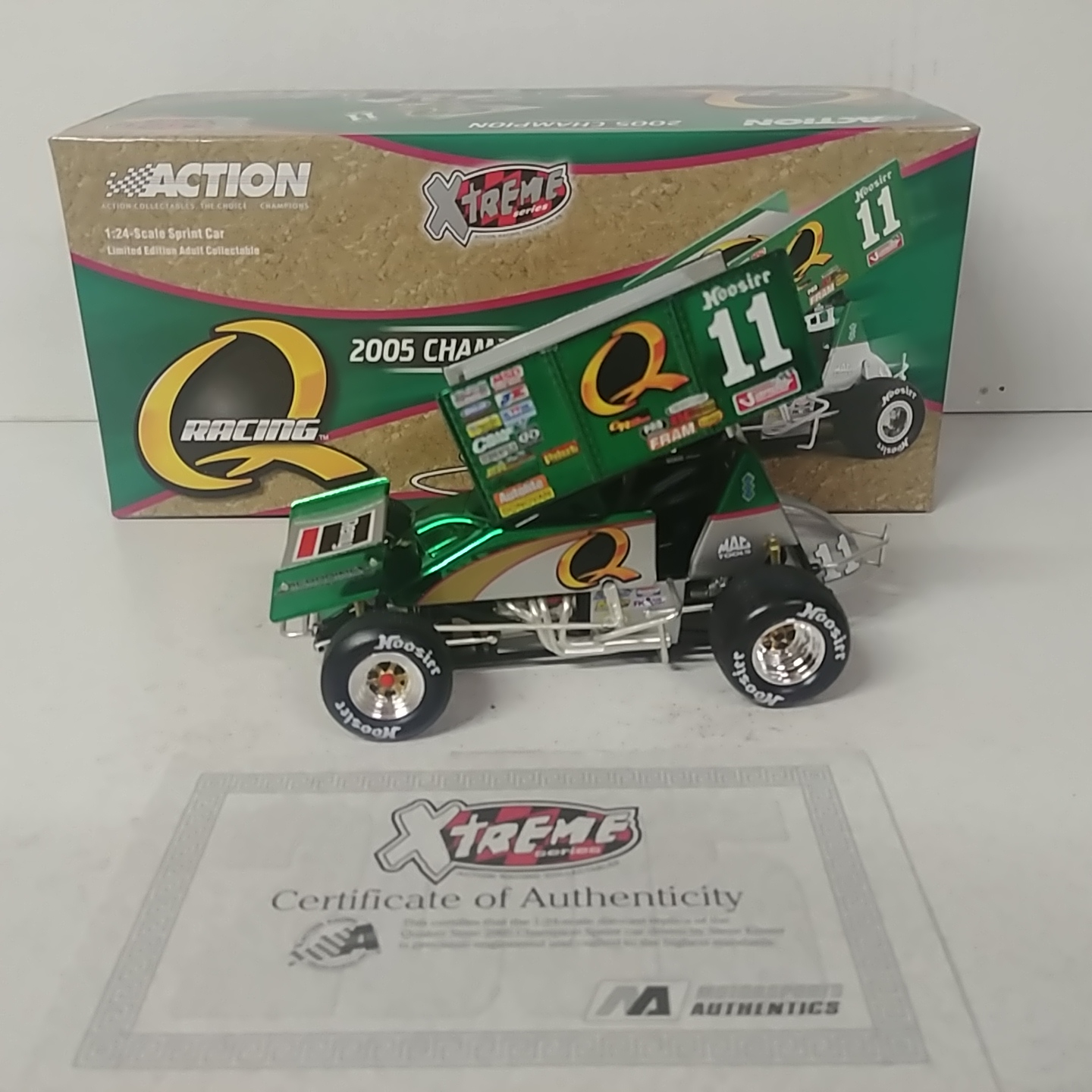 2005 Steve Kinser 1/24th Quaker State "World of Outlaws Champion" color chrome sprint car