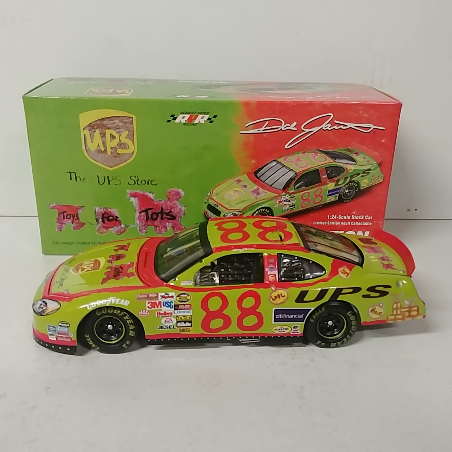 2005 Dale Jarrett 1/24th UPS "Toys for Tots" c/w car