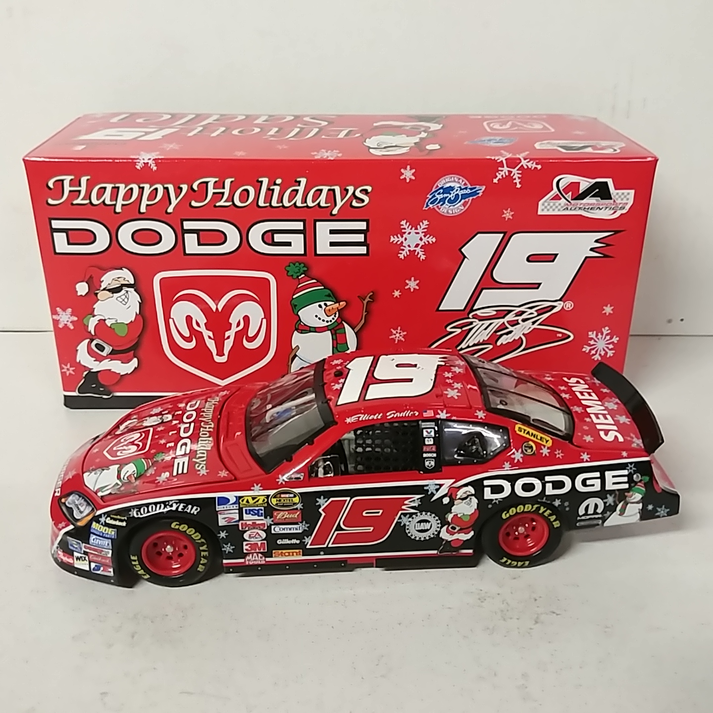 2006 Elliott Sadler 1/24th Dodge Dealers "Holiday' car