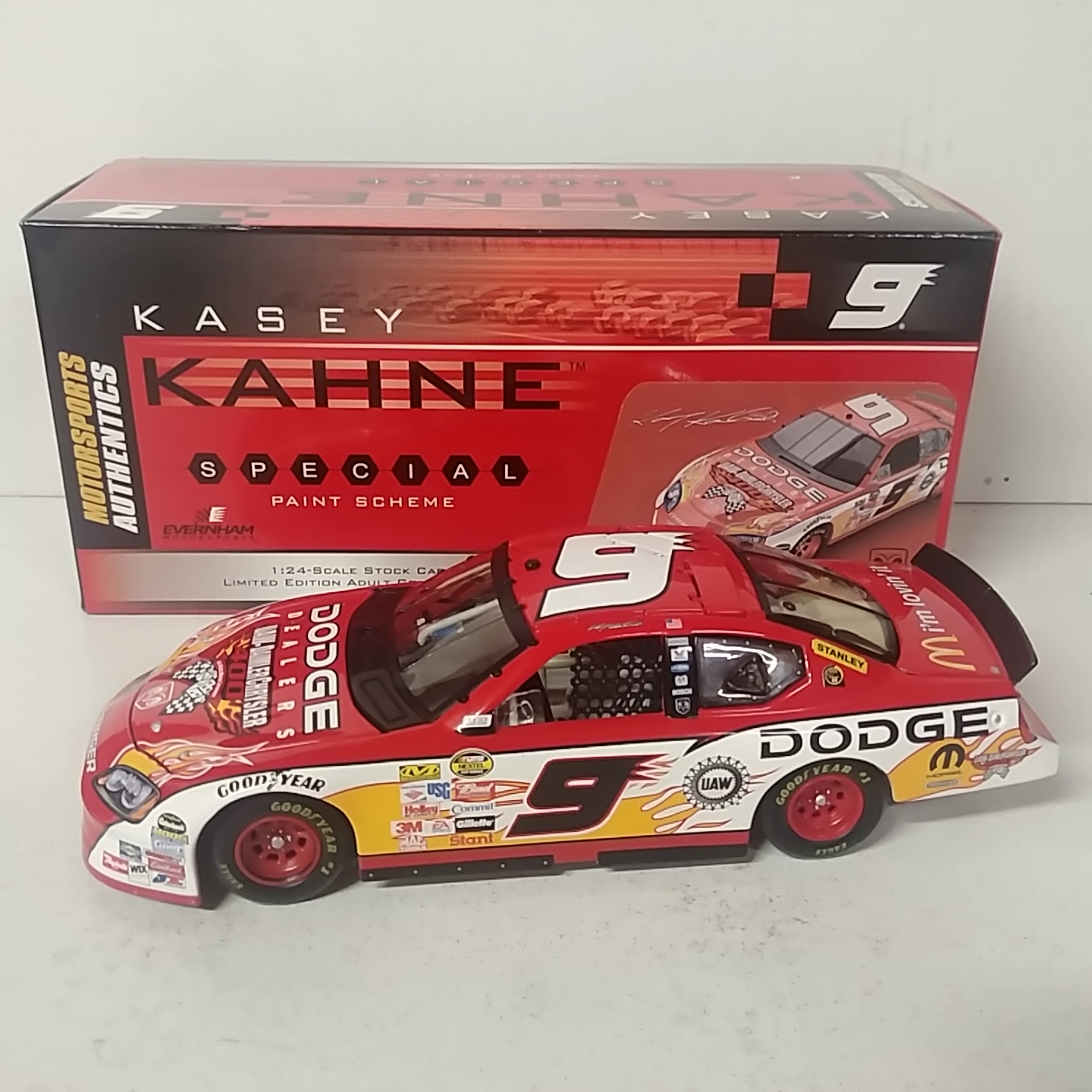 2006 Kasey Kahne 1/24th Dodge Dealers "UAW-Daimler Chrysler 400" car