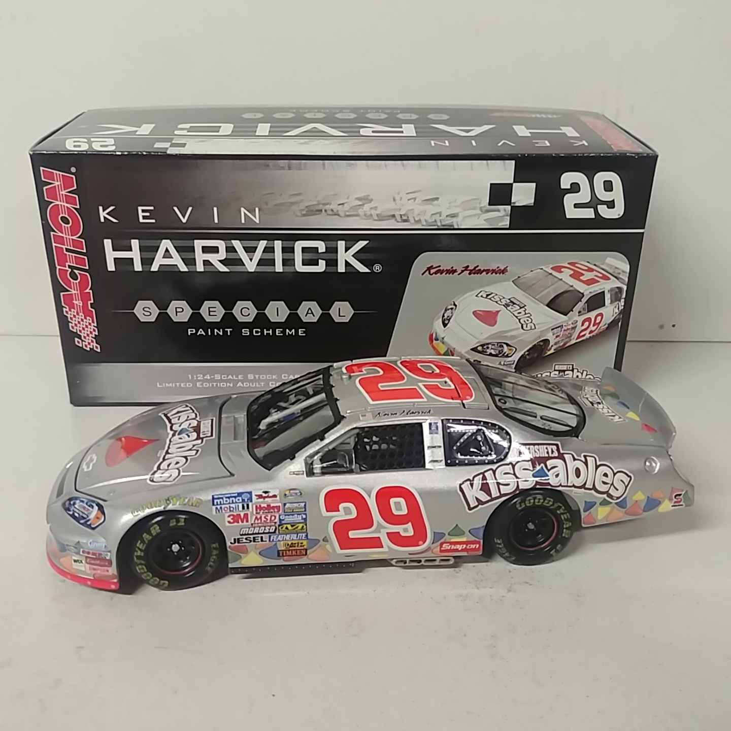 2006 Kevin Harvick 1/24th Hersey's "Kissables" c/w car