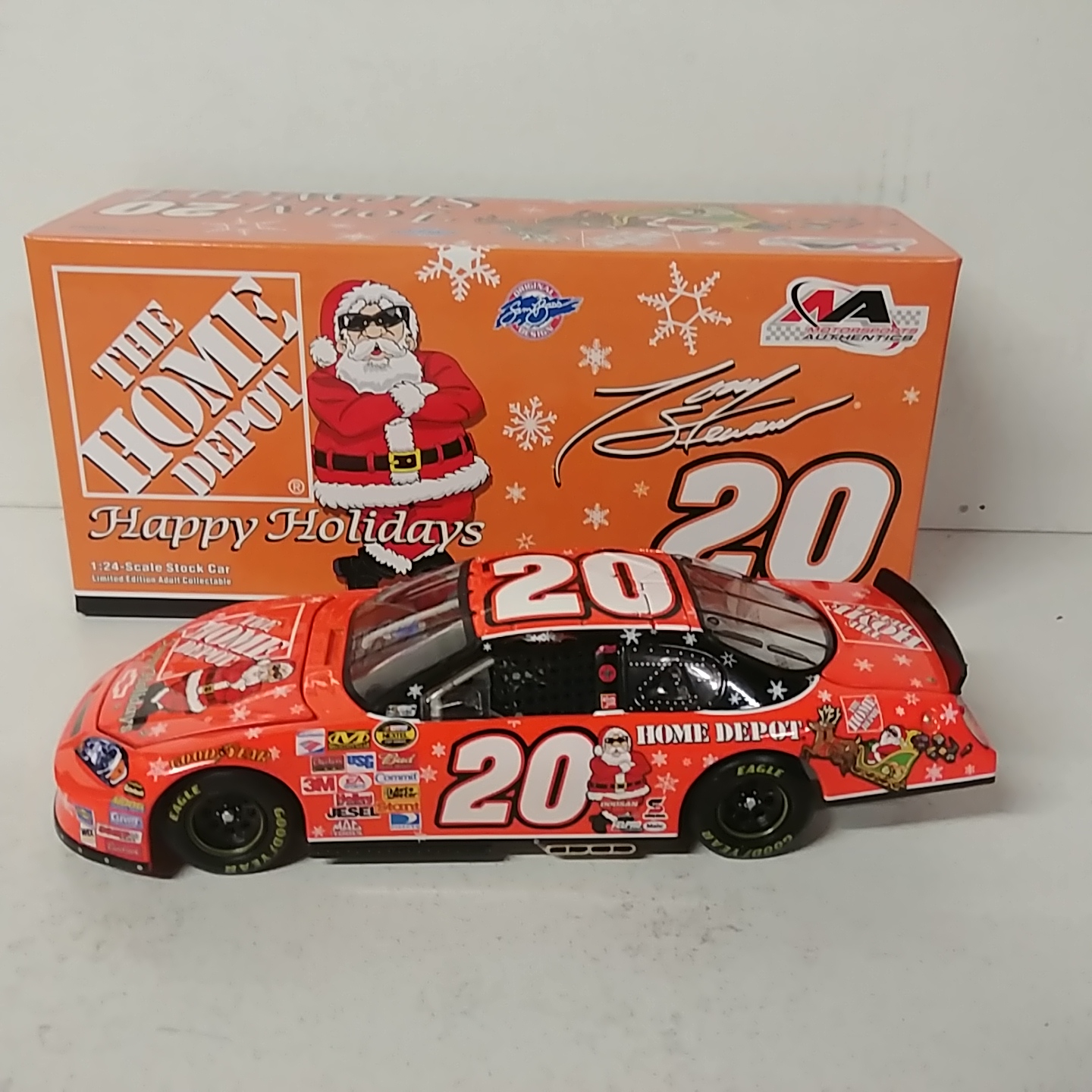 2006 Tony Stewart 1/24th Home Depot "Holiday" Fantasy c/w car