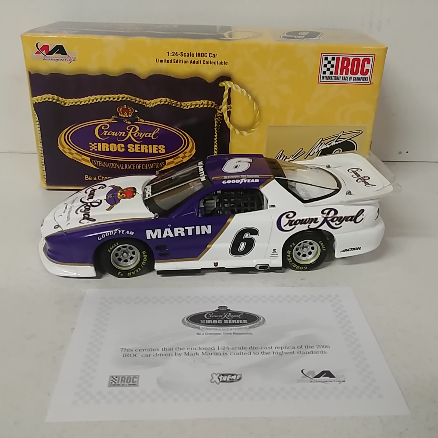 2006 Mark Martin 1/24th IROC c/w car