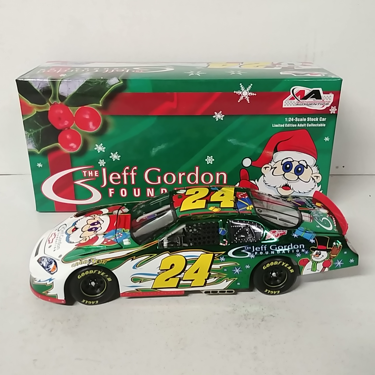 2006 Jeff Gordon 1/24th Foundation "Holiday" Monte Carlo