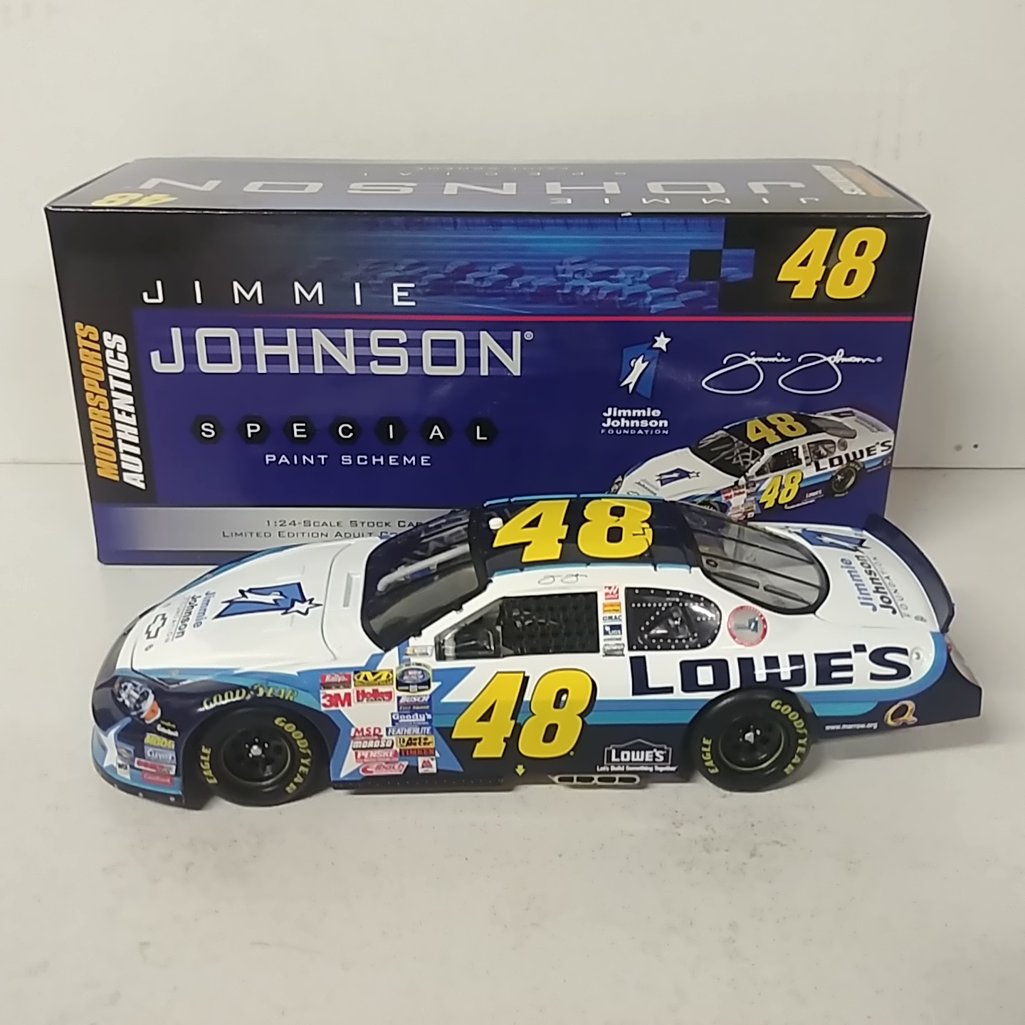 2006 Jimmie Johnson 1/24th Lowe's "Jimmie Johnson Foundation""Busch Series" Monte Carlo