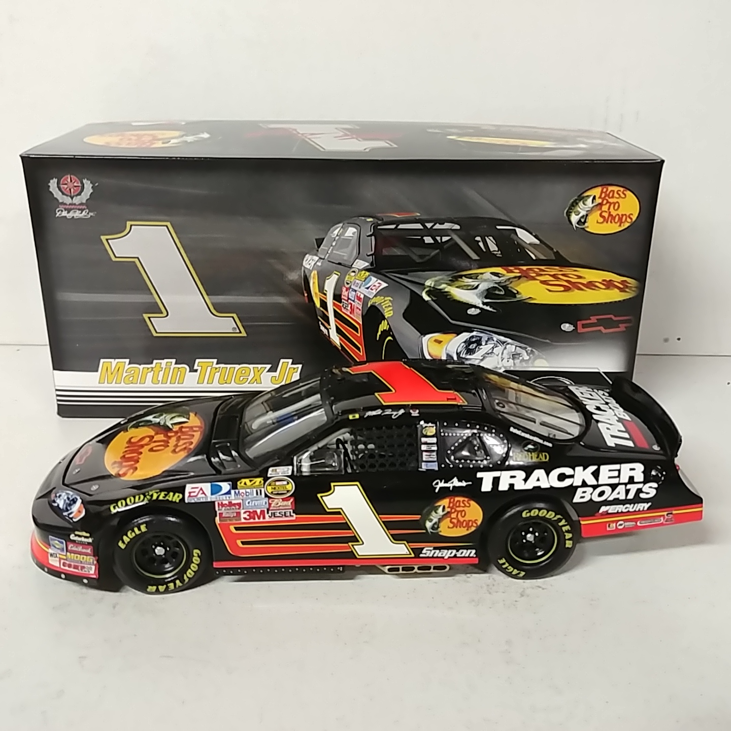 2007 Martin Truex Jr 1/24th Bass Pro Shops Monte Carlo SS