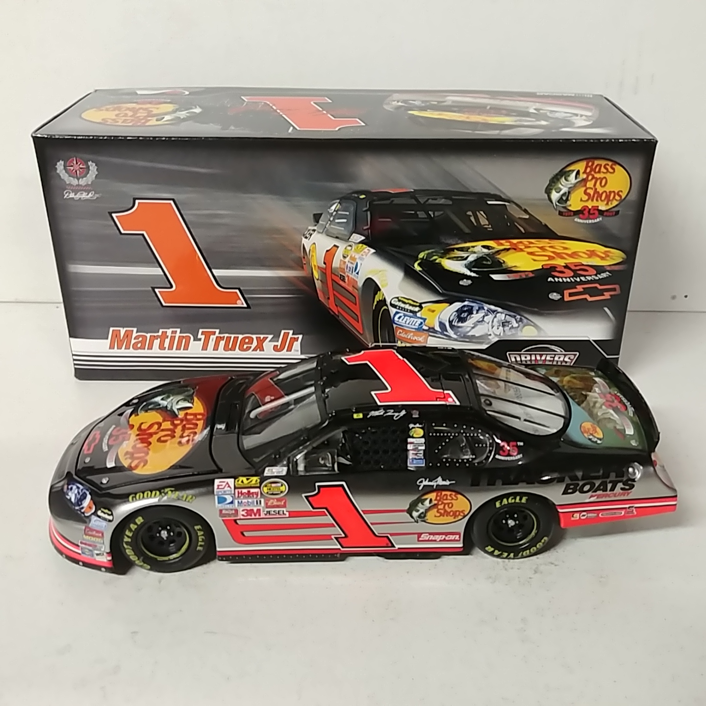 2007 Matin Truex Jr 1/24th Bass Pro Shops 35th Anniversary Monte Carlo SS