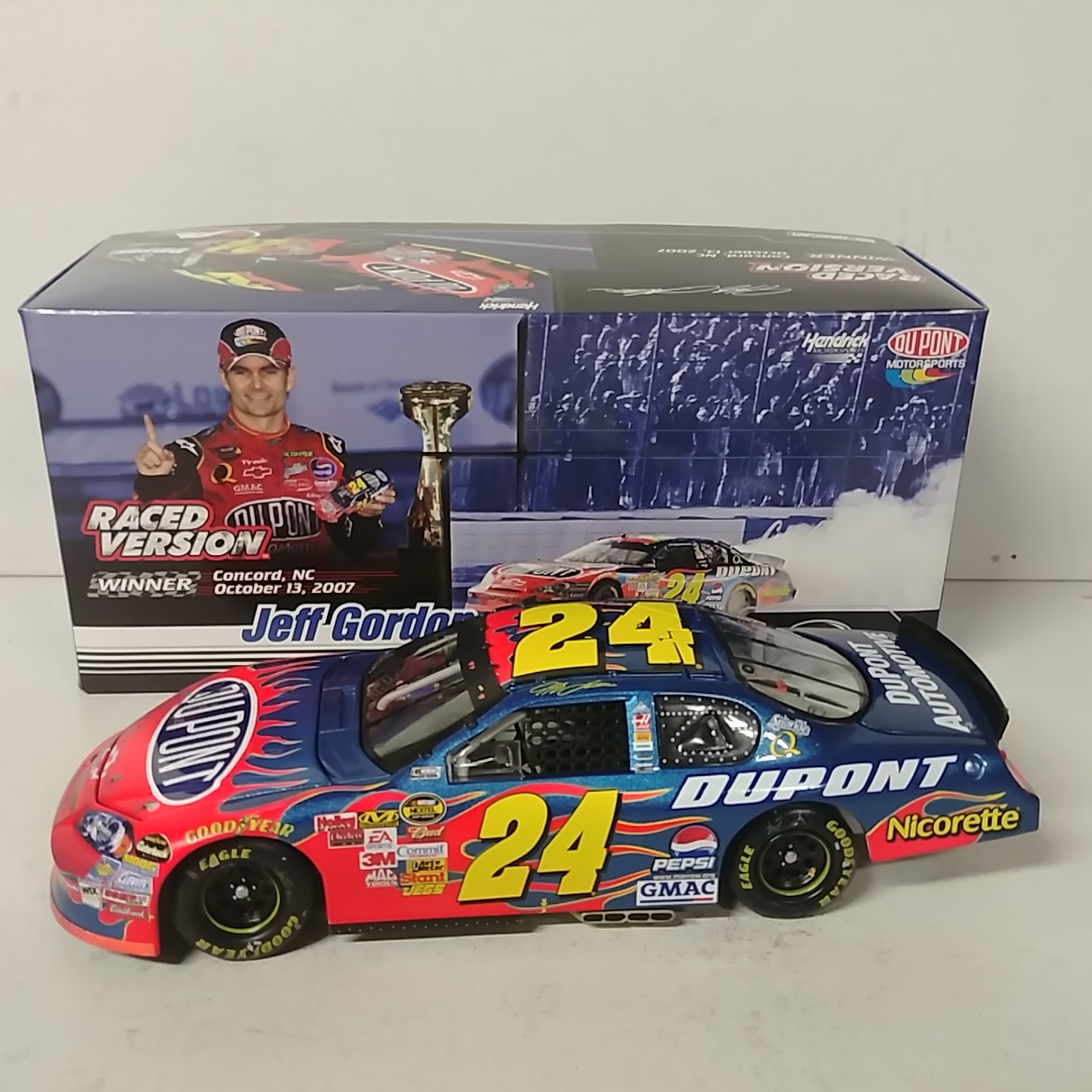 2007 Jeff Gordon 1/24th Dupont "Charlotte 81st Win" Monte Carlo SS