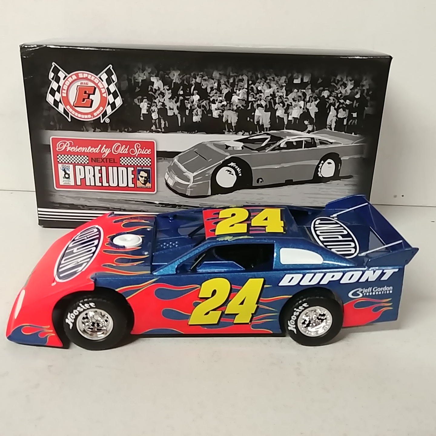 2007 Jeff Gordon 1/24th Dupont "Dirt Late Model" Monte Carlo SS