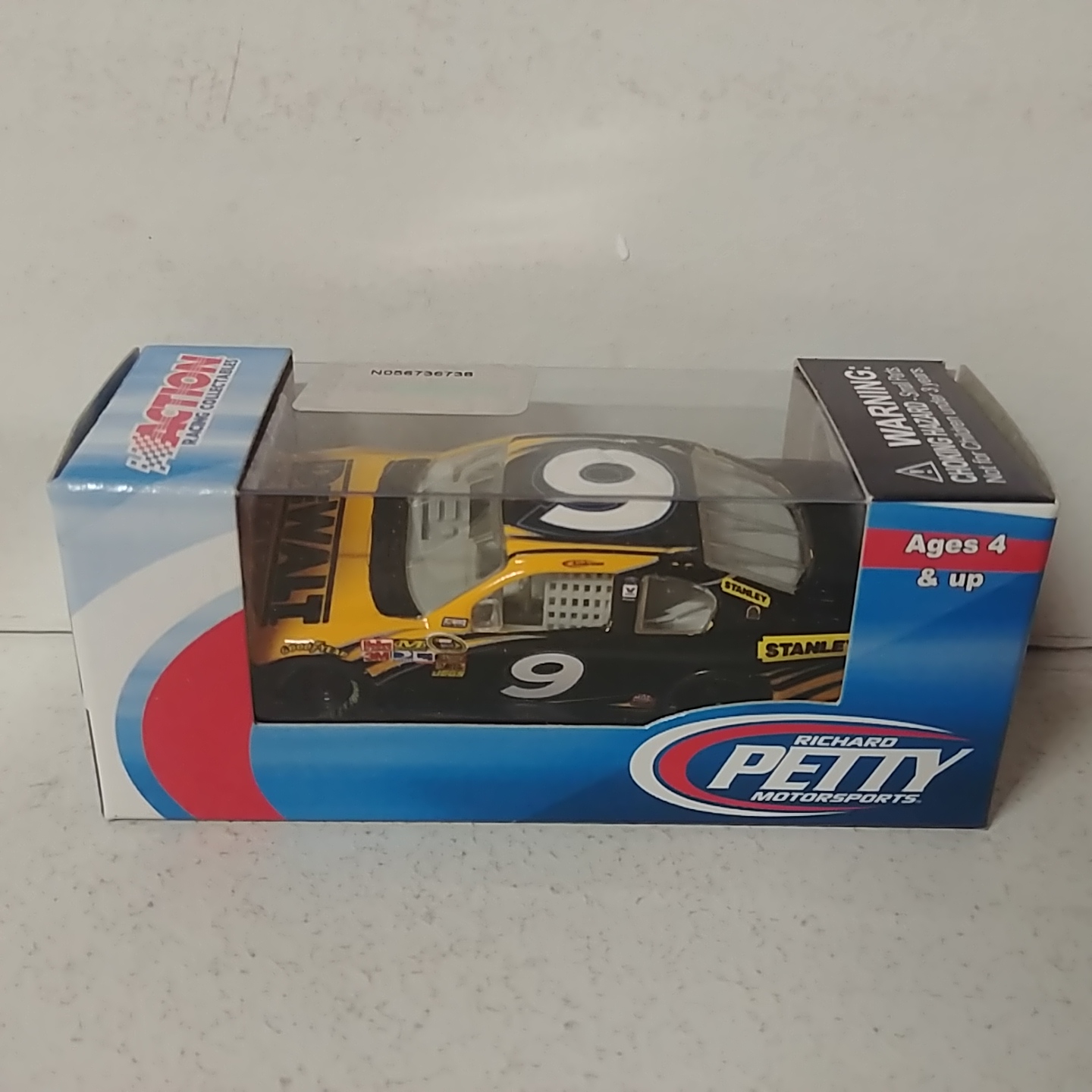 2011 Marcos Ambrose 1/64th DeWalt Pitstop Series Fusion