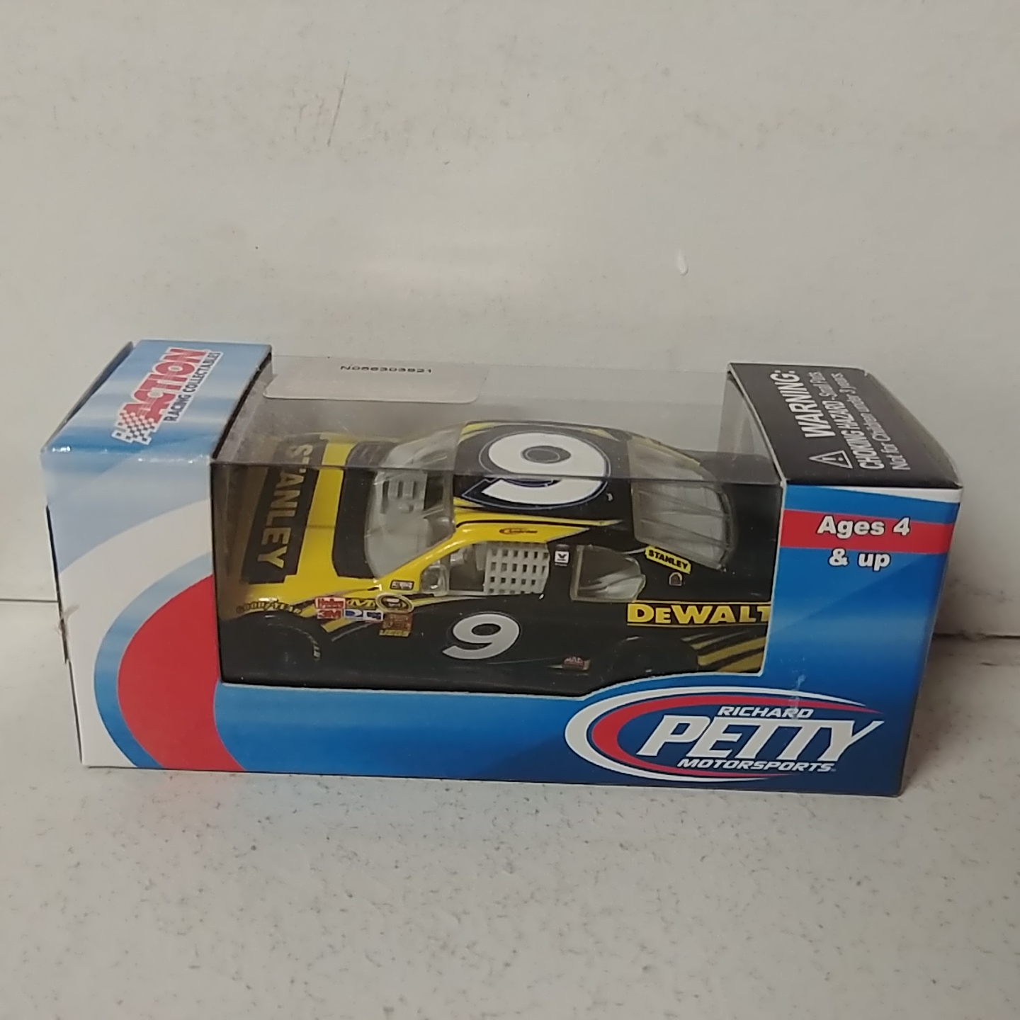 2011 Marcos Ambrose 1/64th Stanley Tools Pitstop Series Fusion