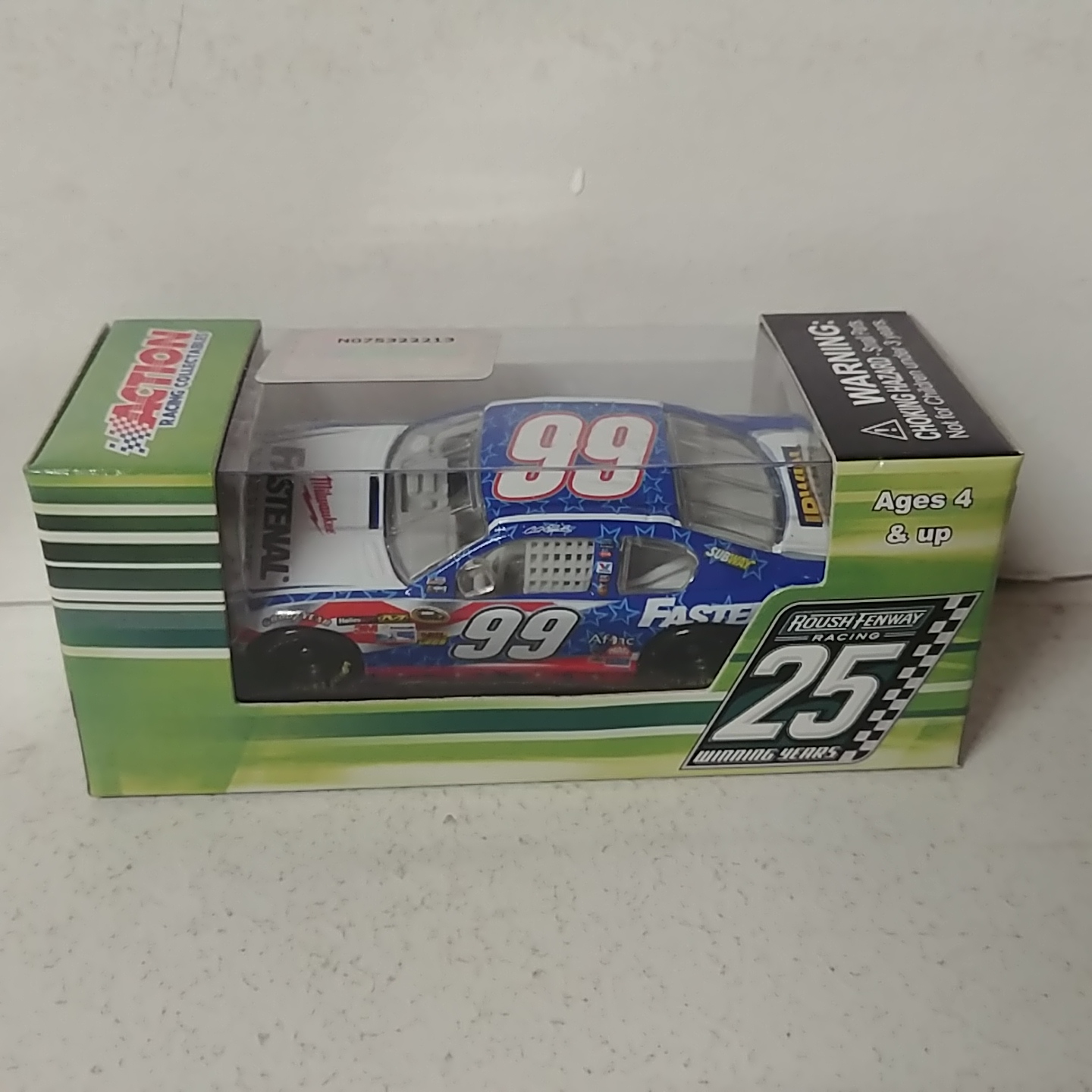 2012 Carl Edwards 1/64th Fastenal "NASCAR Unites" Pitstop Series Fusion