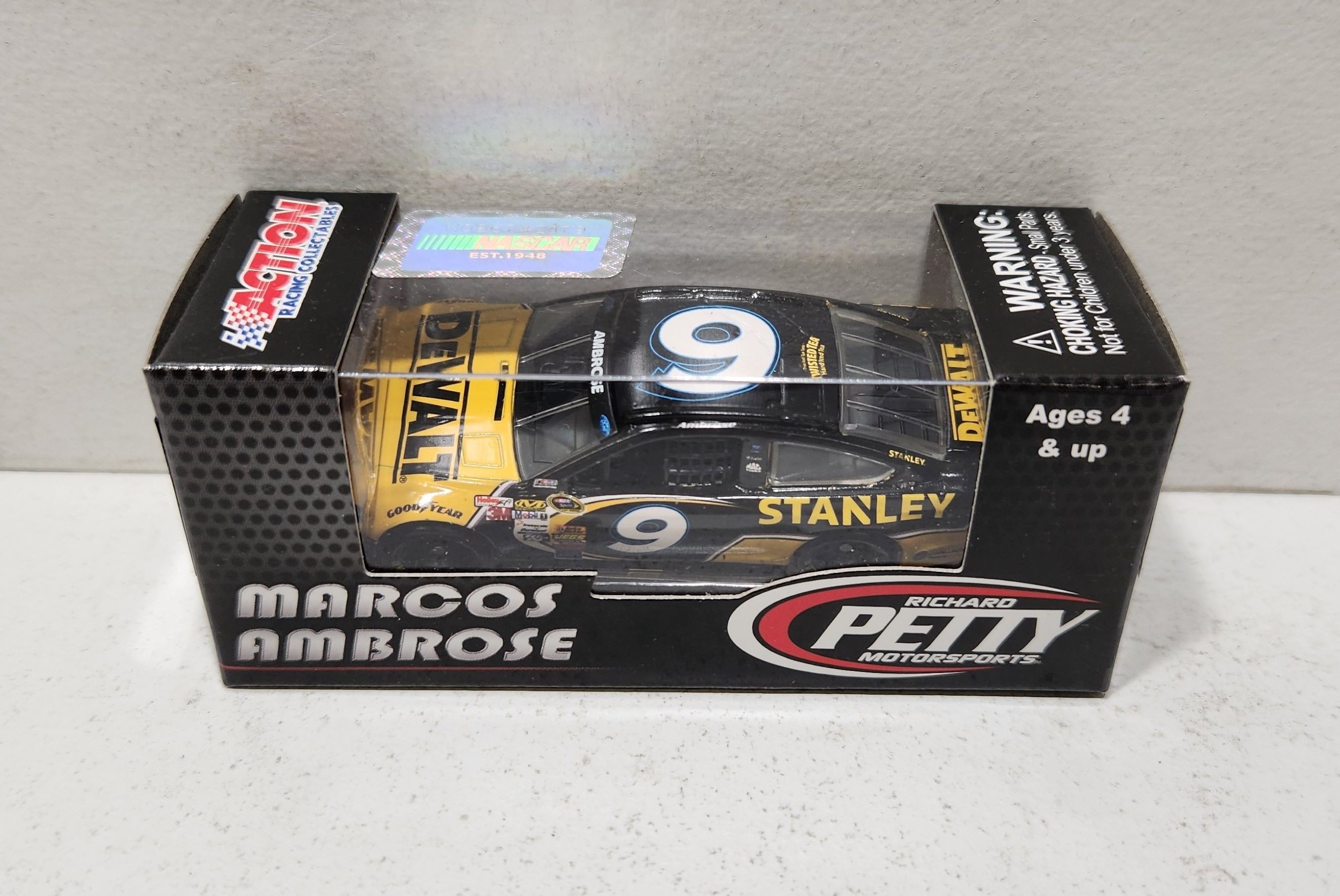 2014 Marcos Ambrose 1/64th Dewalt Pitstop Series Fusion