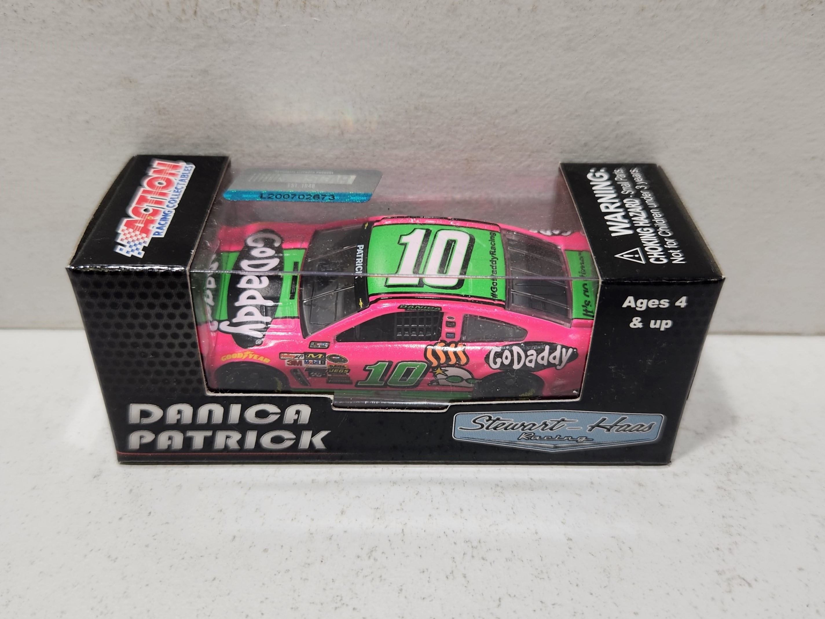 2014 Danica Patrick 1/64 GoDaddy.com "Paint the Track Pink" Pitstop Series Chevrolet SS