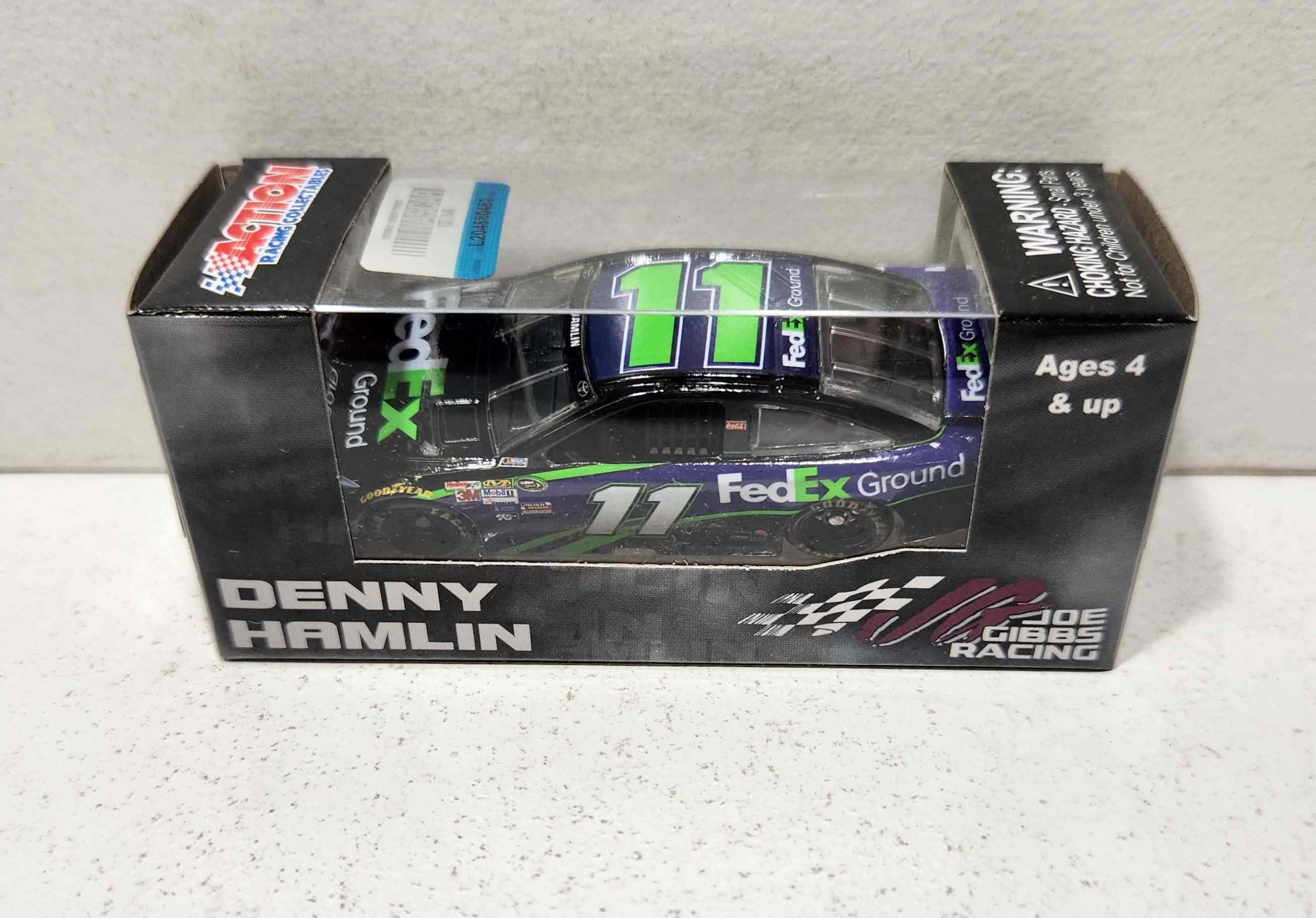 2015 Denny Hamlin 1/64th Fed Ex Ground Pitstop Series Camry