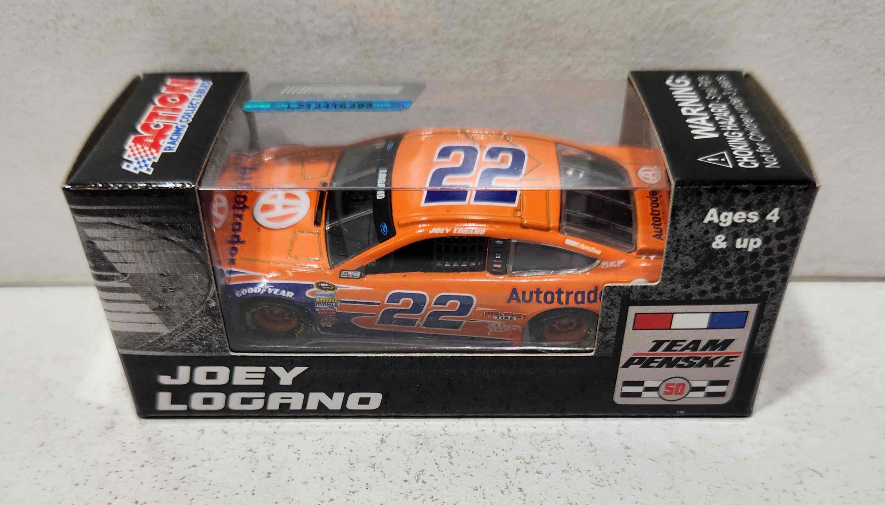 2016 Joey Logano 1/64th Auto Trader Pitstop Series Fusion