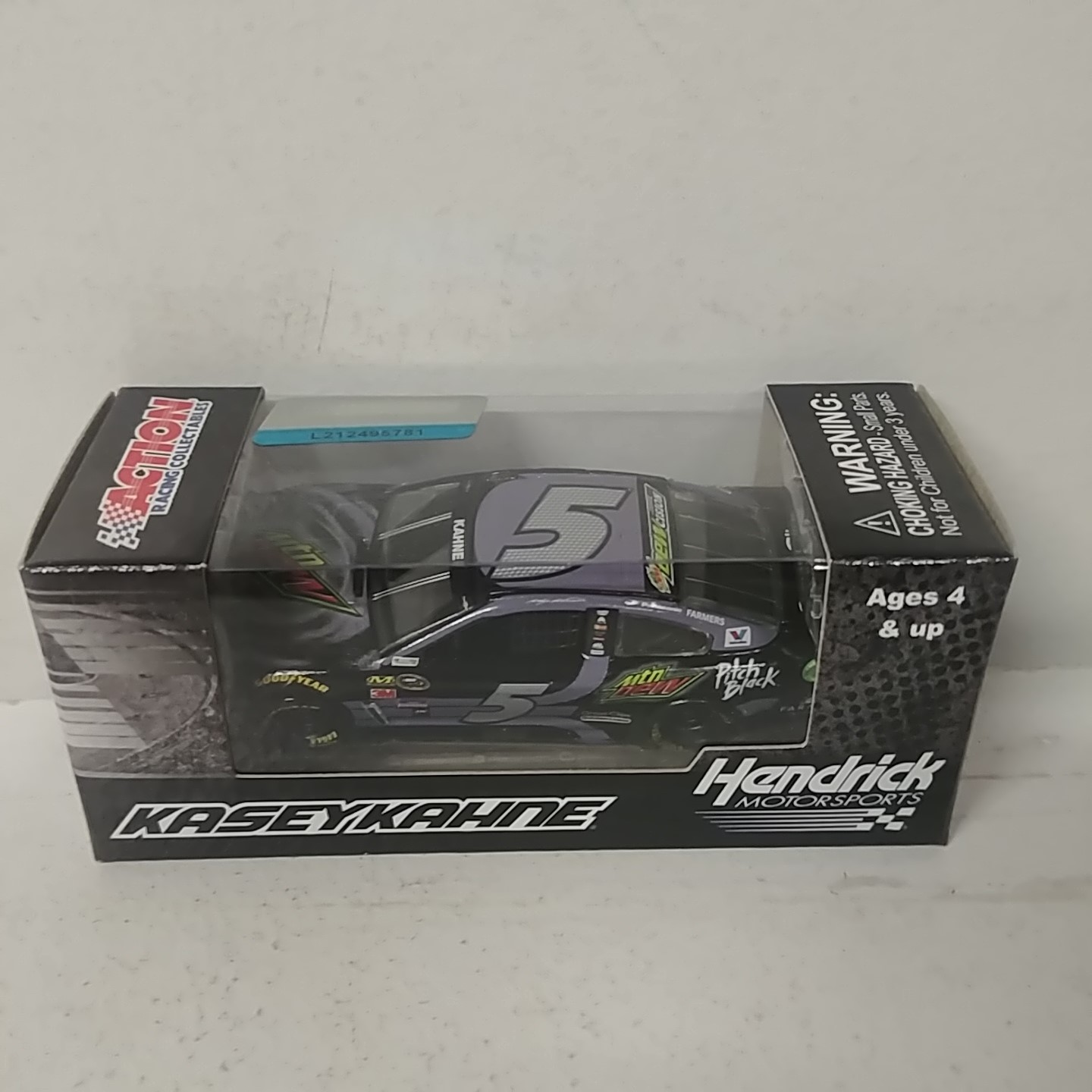 2016 Kasey Kahne 1/64th Mt Dew Pitch Black Pitstop Series car