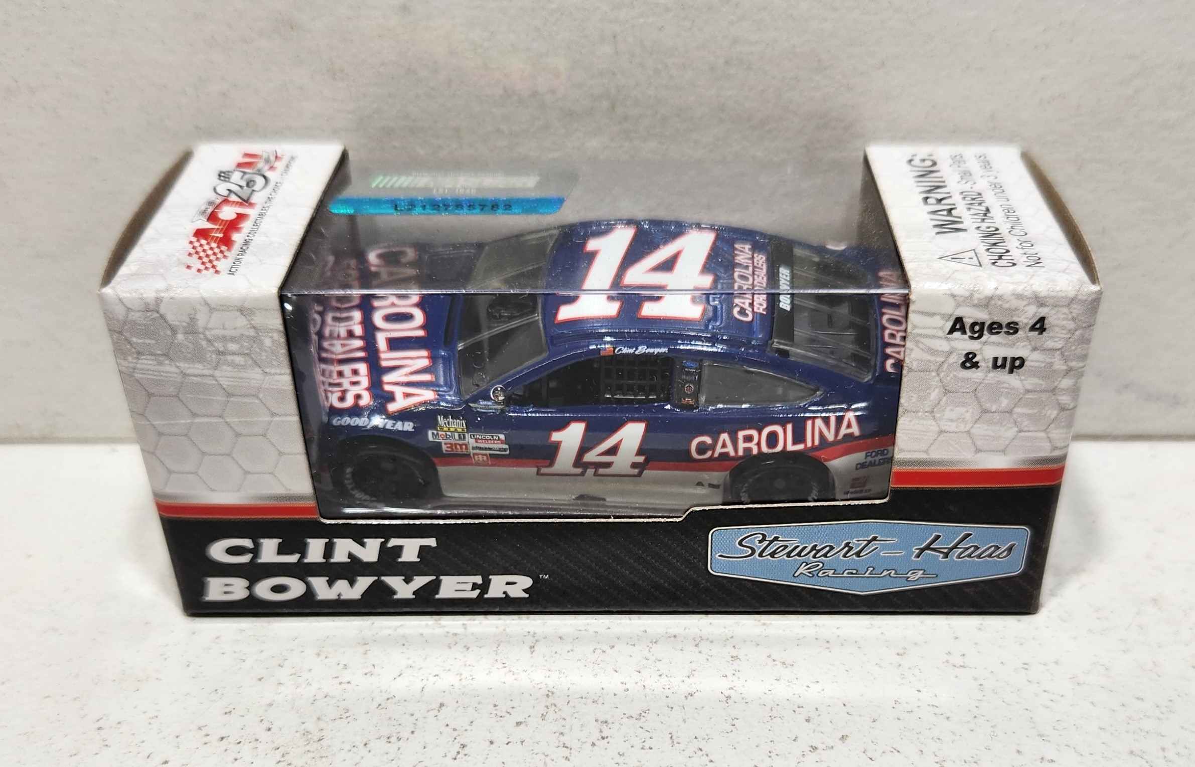 2017 Clint Bowyer 1/64th Carolina Ford Dealers "Darlington Throwback" Pitstop Series Fusion