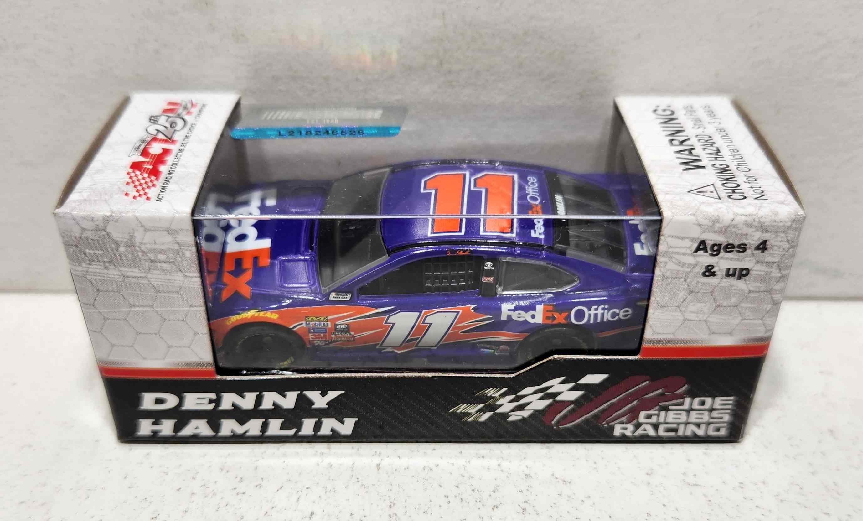 2017 Denny Hamlin 1/64th Fed Ex Office Pitstop Series Camry