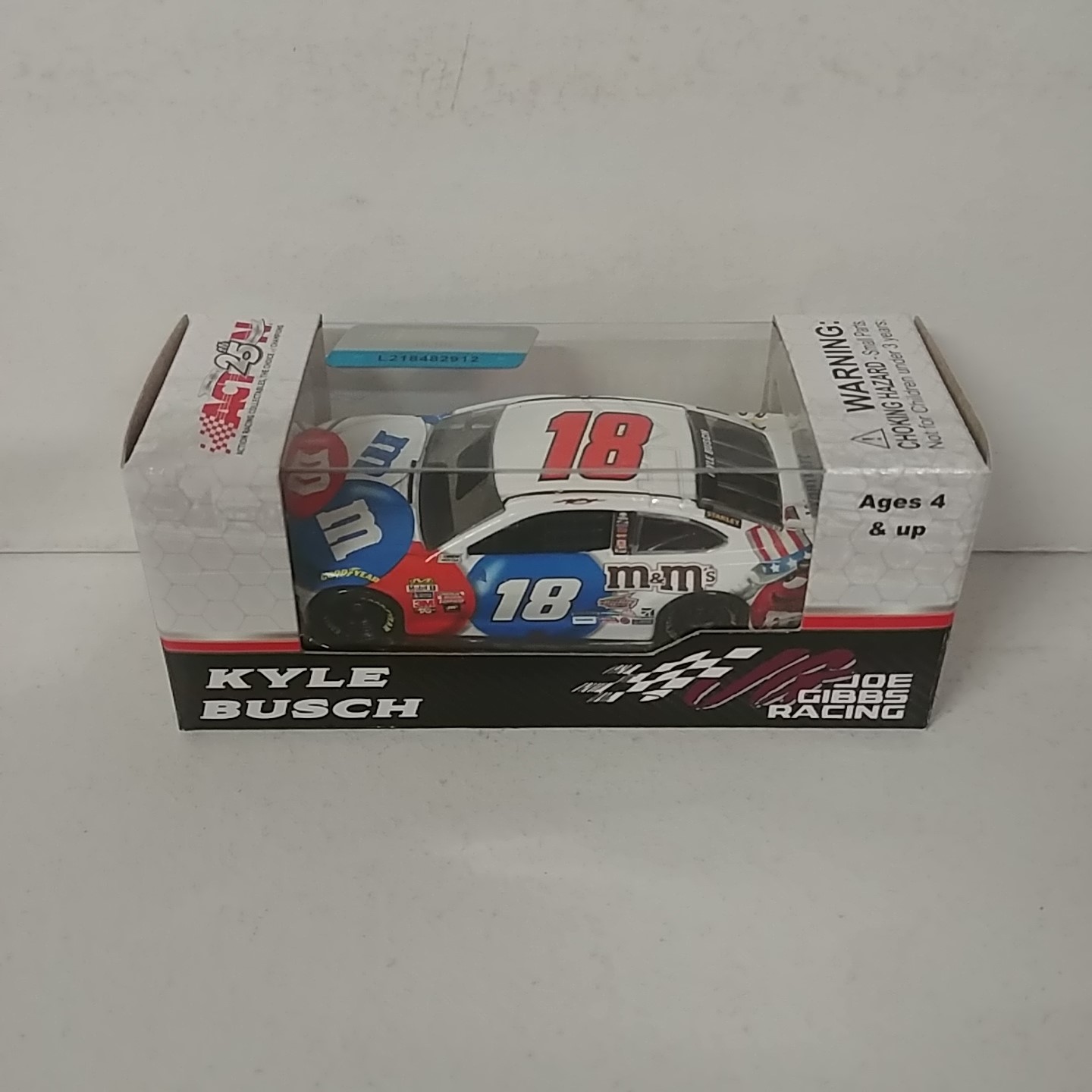 2017 Kyle Busch 1/64th M&M's "Red, White, and Blue" Pitstop Series car