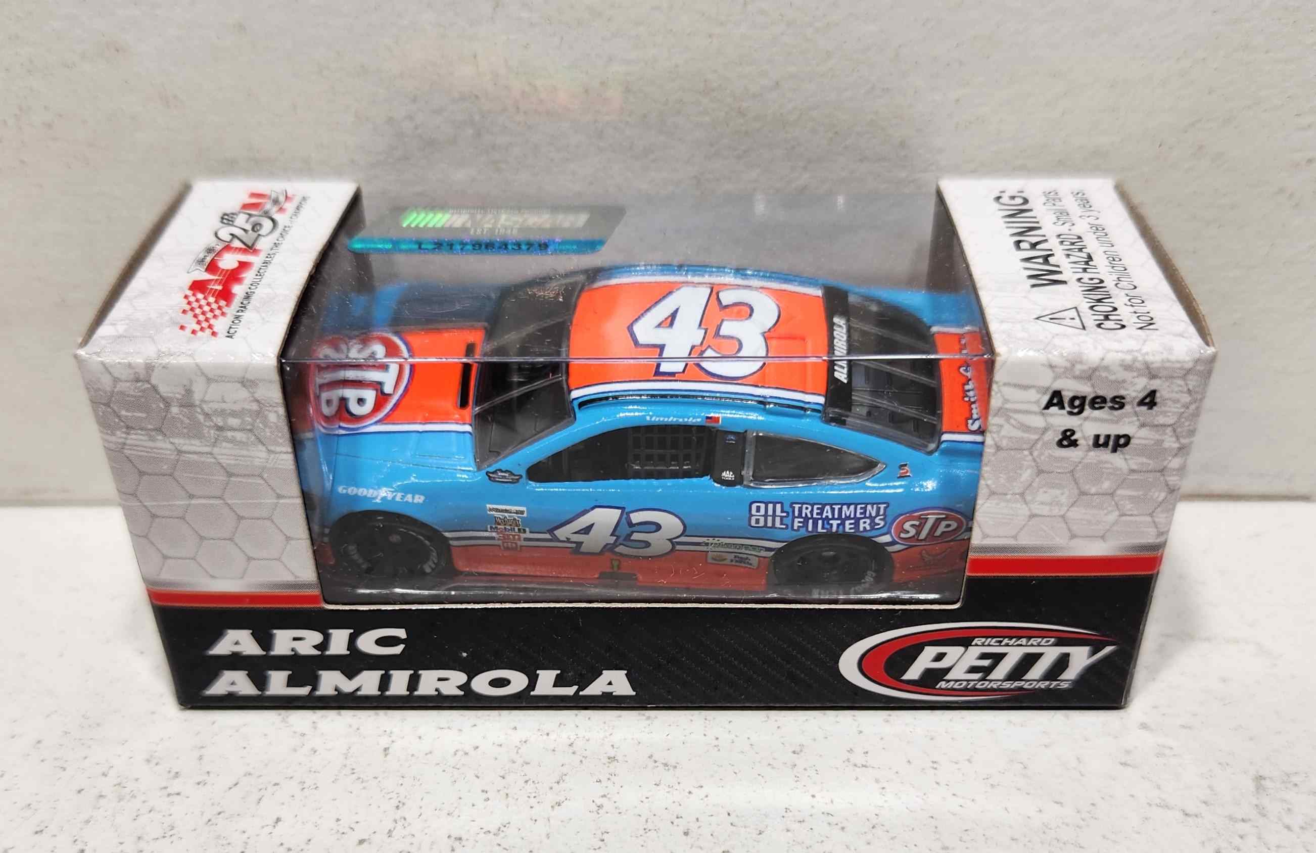 2017 Aric Almirola 1/64th STP "Darlington Throwback" Pitstop Series Fusion