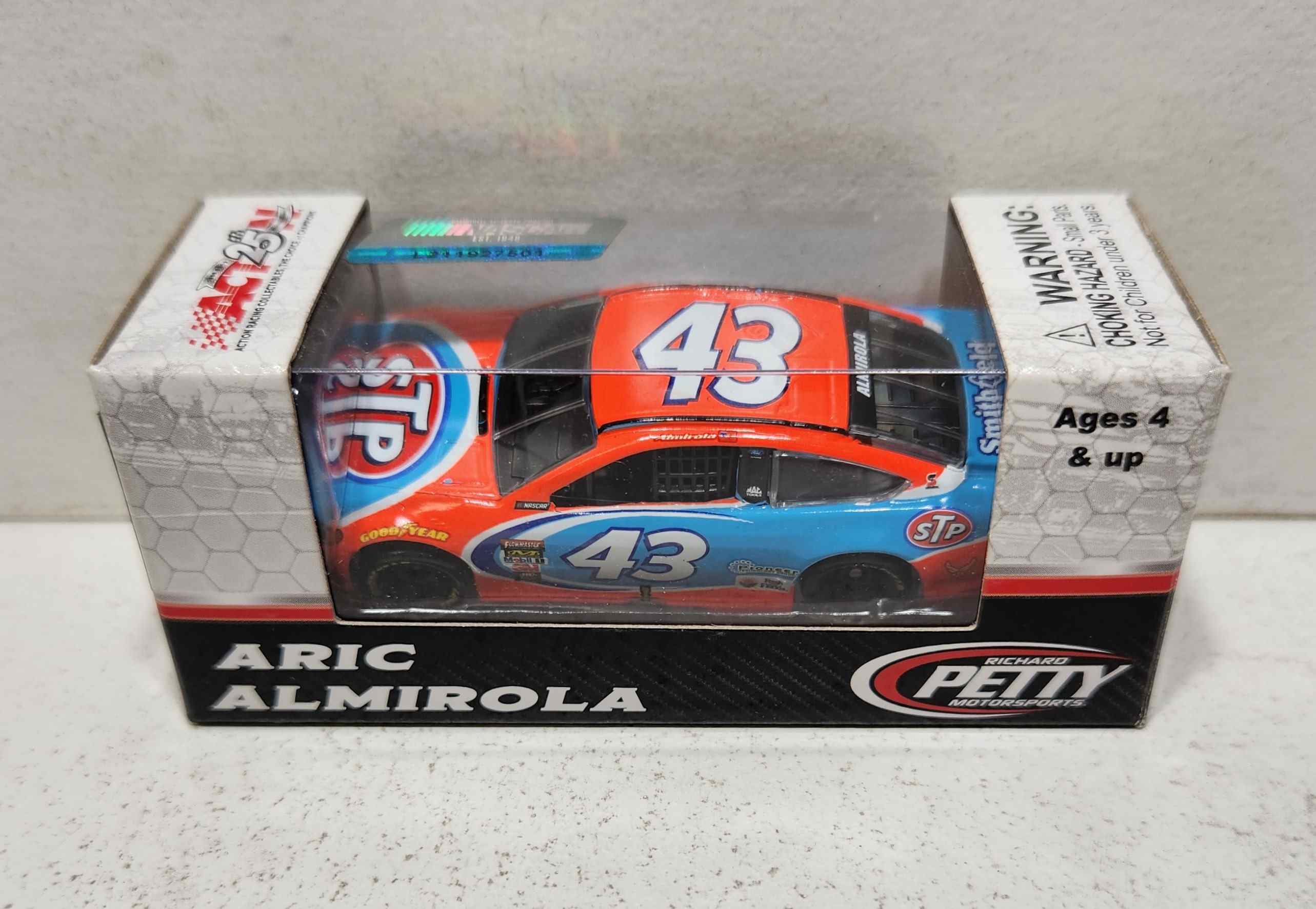 2017 Aric Almirola 1/64th STP Pitstop Series Fusion