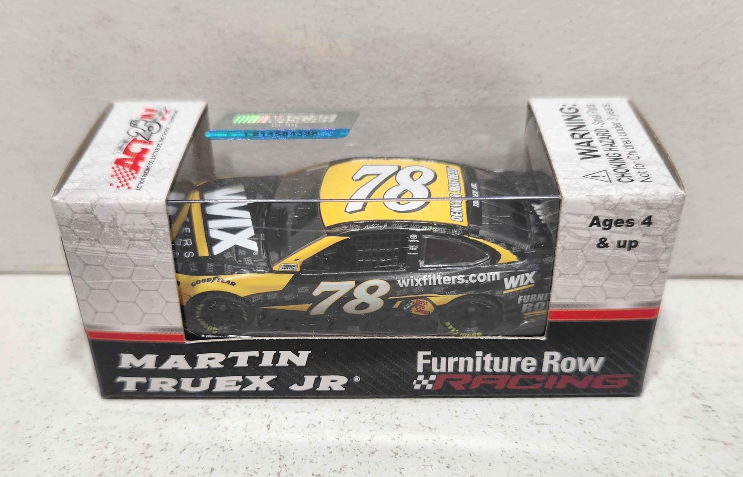 2017 Martin Truex Jr 1/64th WIX Filters Pitstop Series Camry