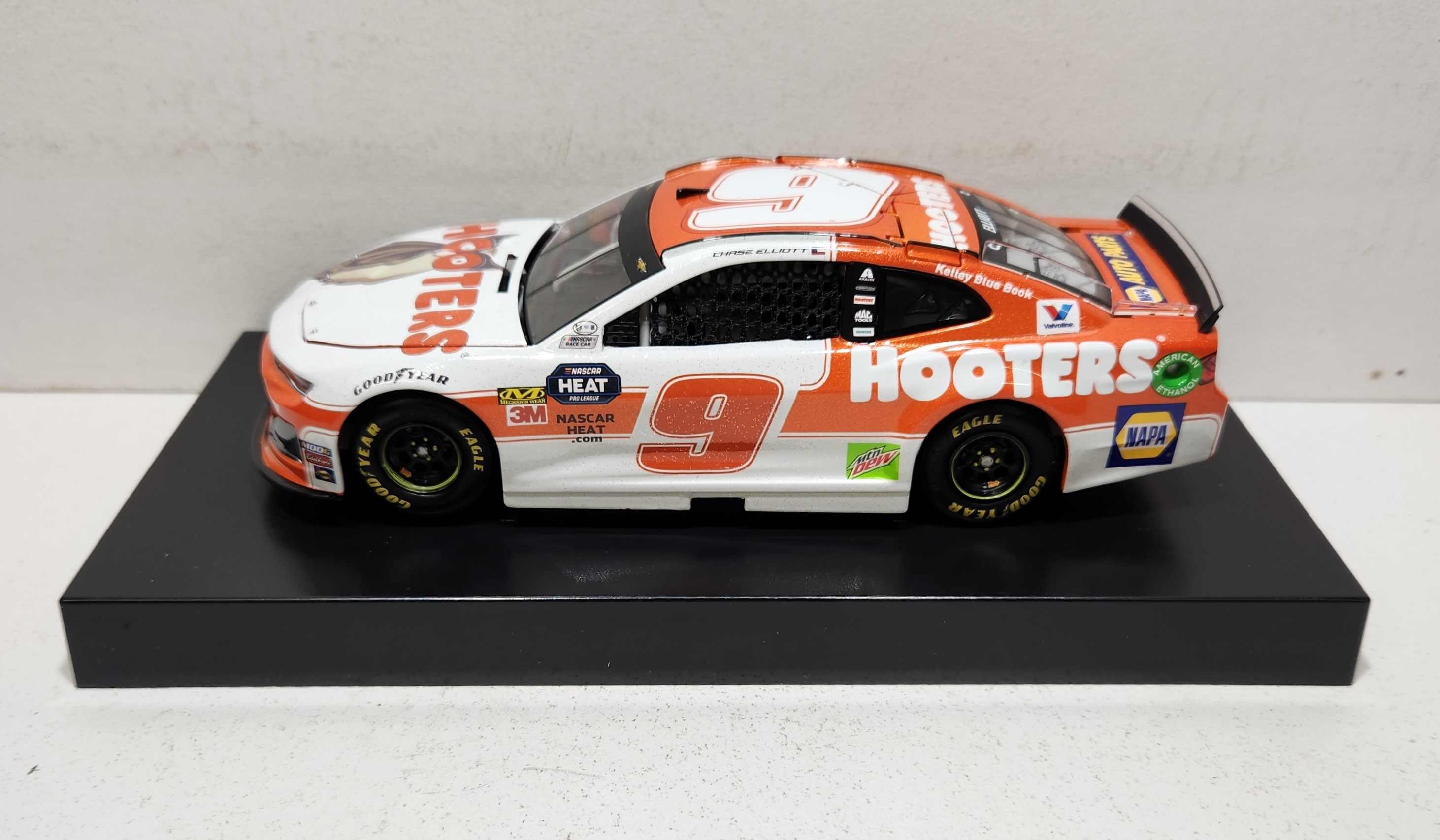 2019 Chase Elliott 1/24th Hooters Hood Open Camaro