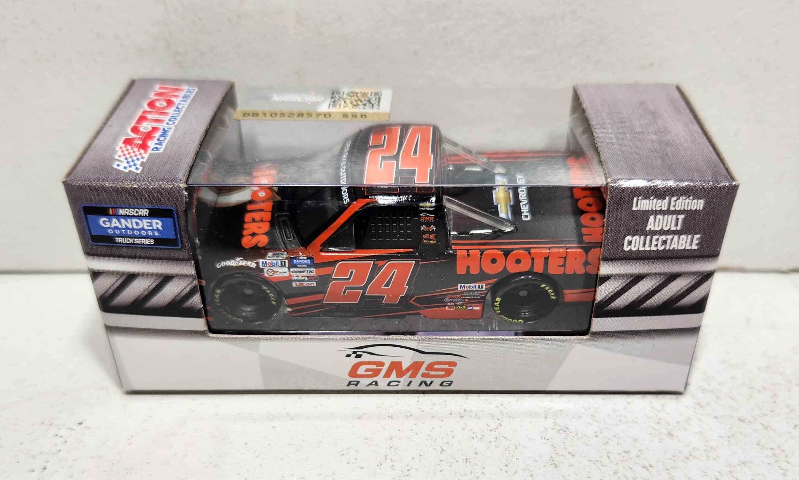 2020 Chase Elliott 1/64th Hooters Silverado