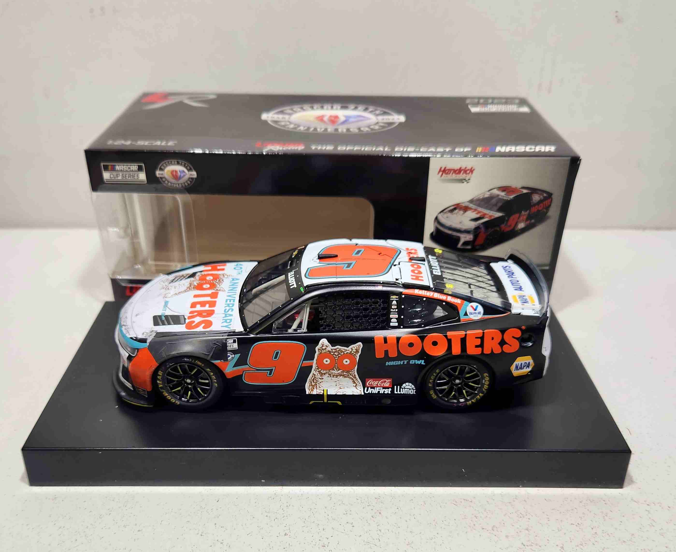 2023 Chase Elliott 1/24th Hooters "Chicago Raced Version" hood open Camaro