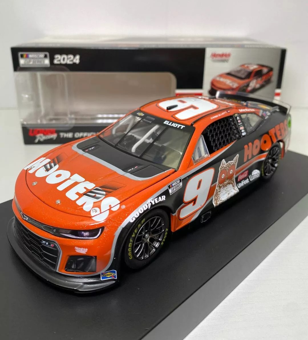 2024 Chase Elliott 1/24th Hooters hood open Camaro