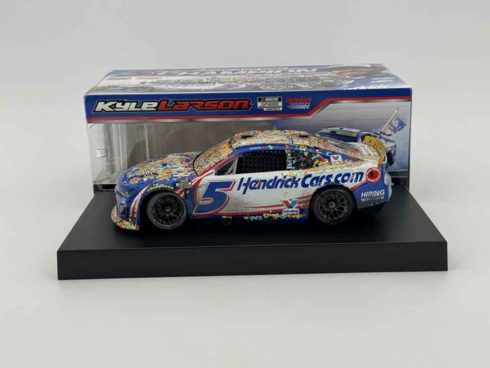2025 Kyle Larson 1/24th HendrickCars.com "Phoenix Raced Version" hood open Chevrolet