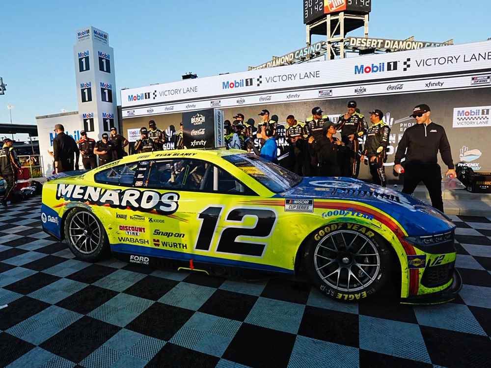 2025 Ryan Blaney 1/24th Menards "Dutch Boy""Phoenix Win" hood open Mustang