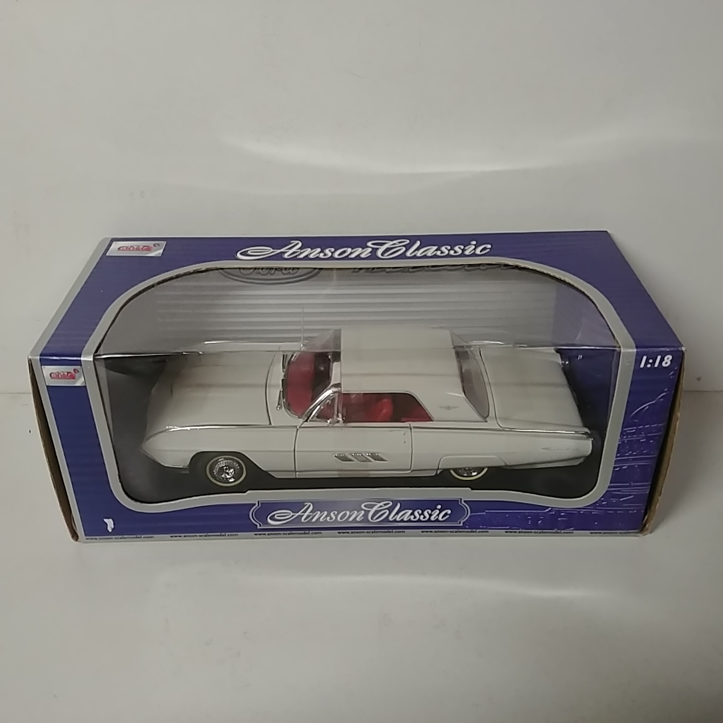 1963 Ford 1/18th Thunderbird White