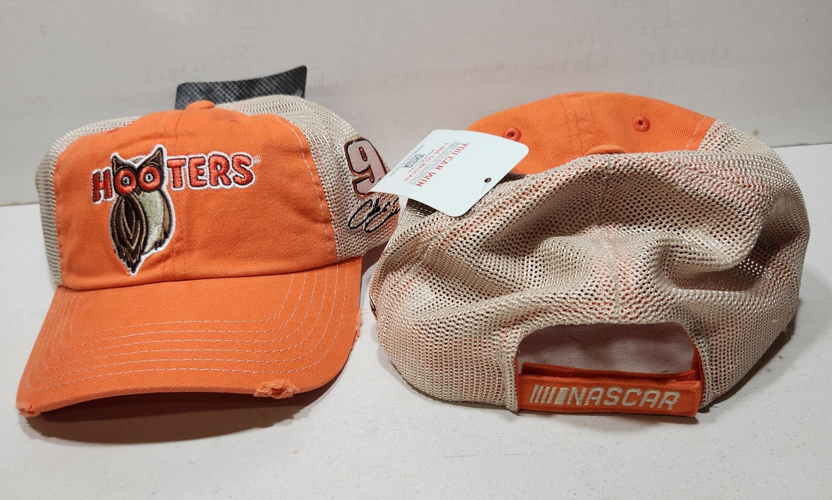 2018 Chase Elliott Hooters "Vintage Trucker" mesh hat