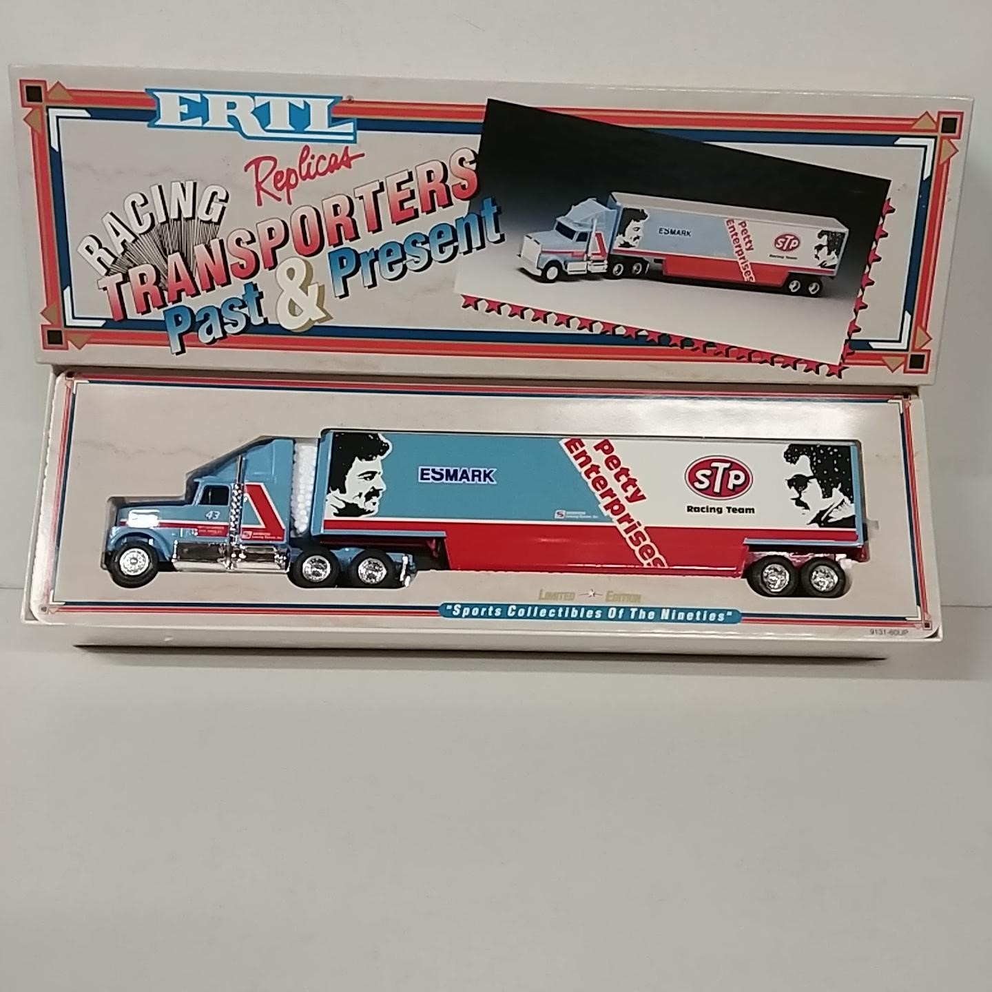 1982 Richard Petty 1/64th STP Racing Team hauler