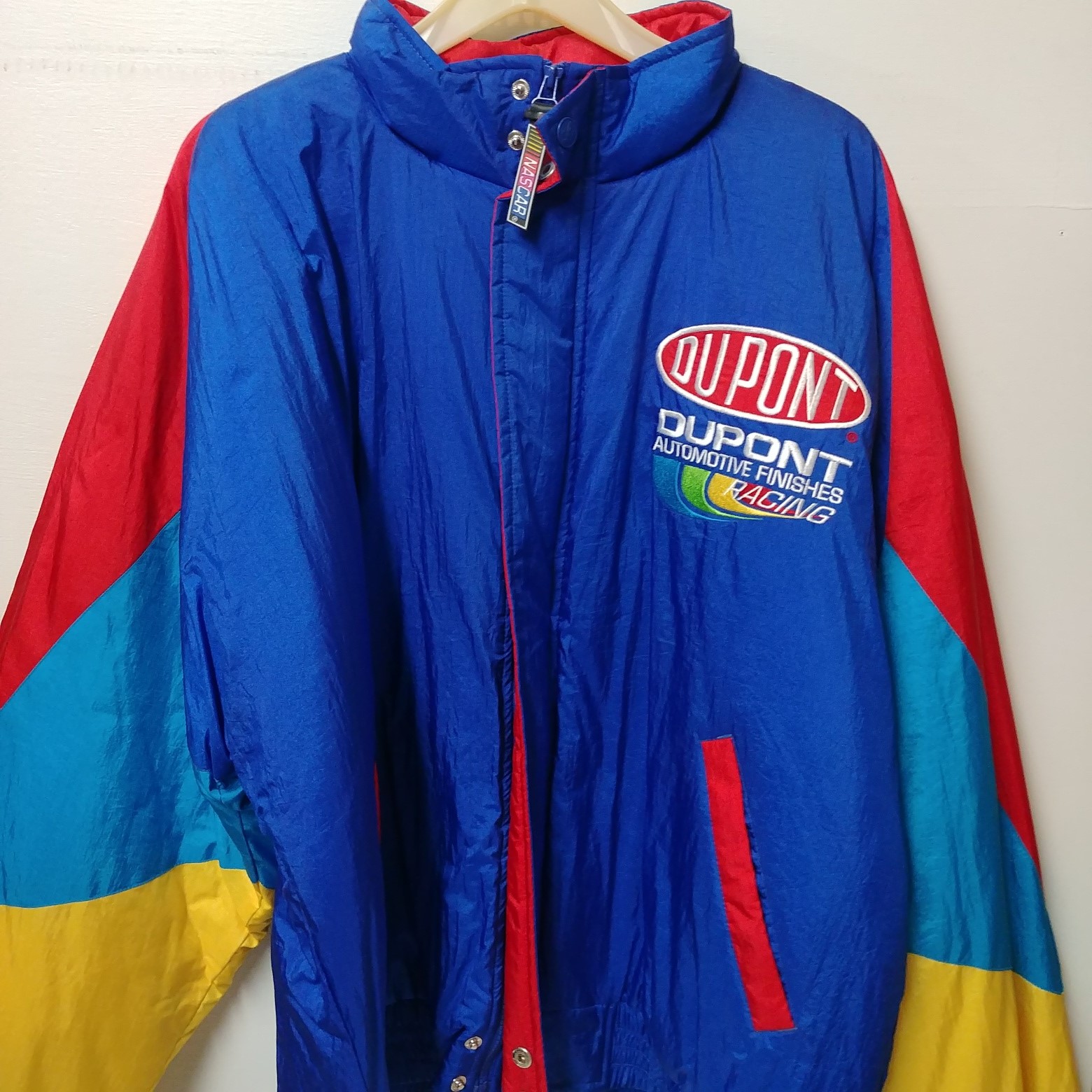 1998 Jeff Gordon Dupont "Hendricks Motor Sports" heavy weight jacket