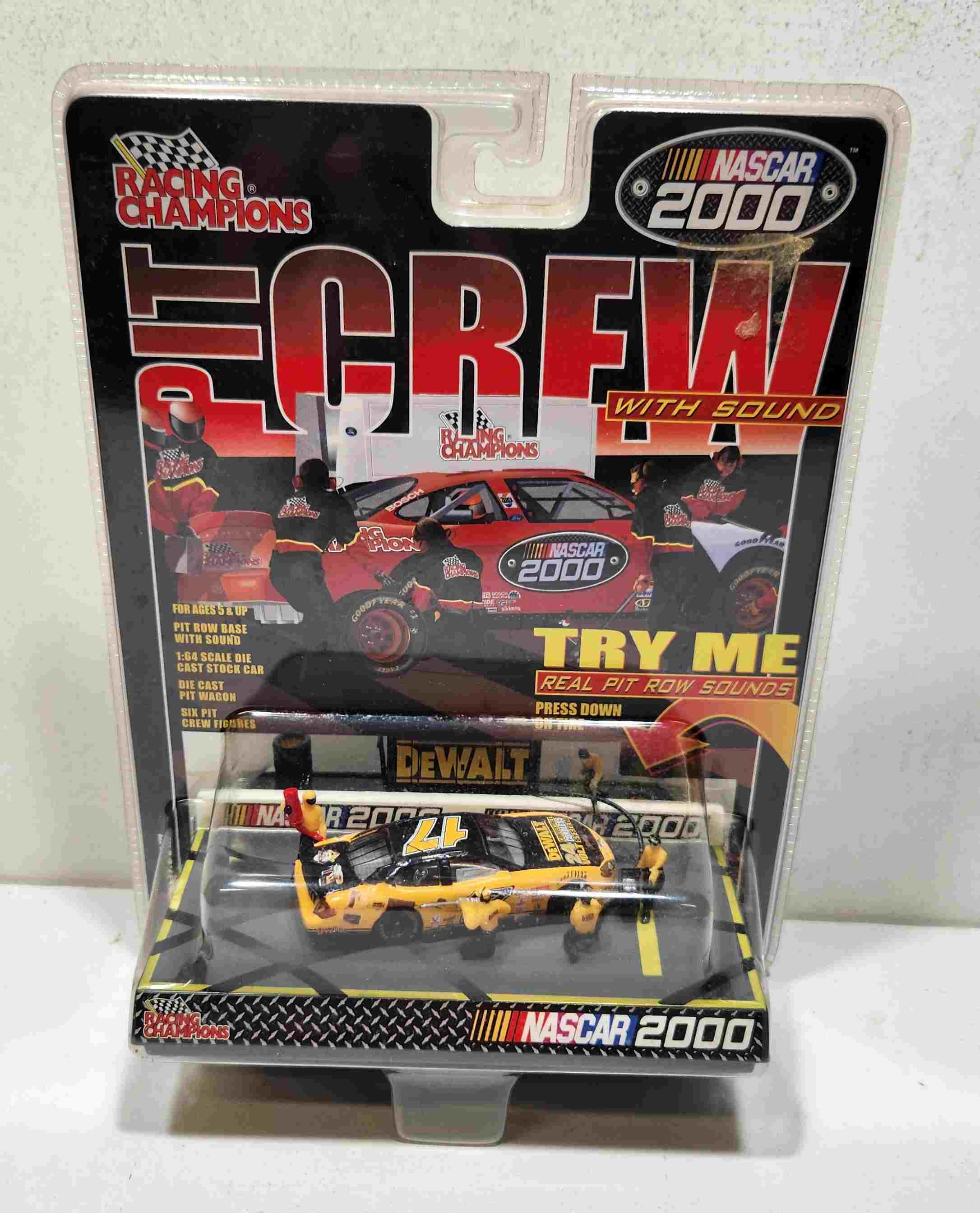 2000 Matt Kenseth 1/64th Dewalt with Pit Crew
