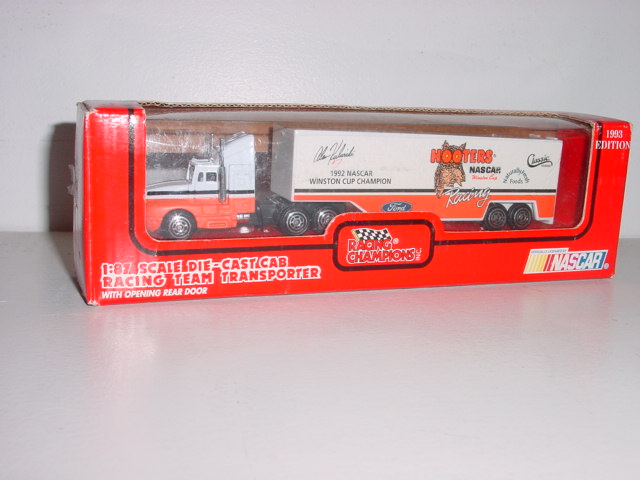 1993 Alan Kulwicki 1/87th Hooters Transporter