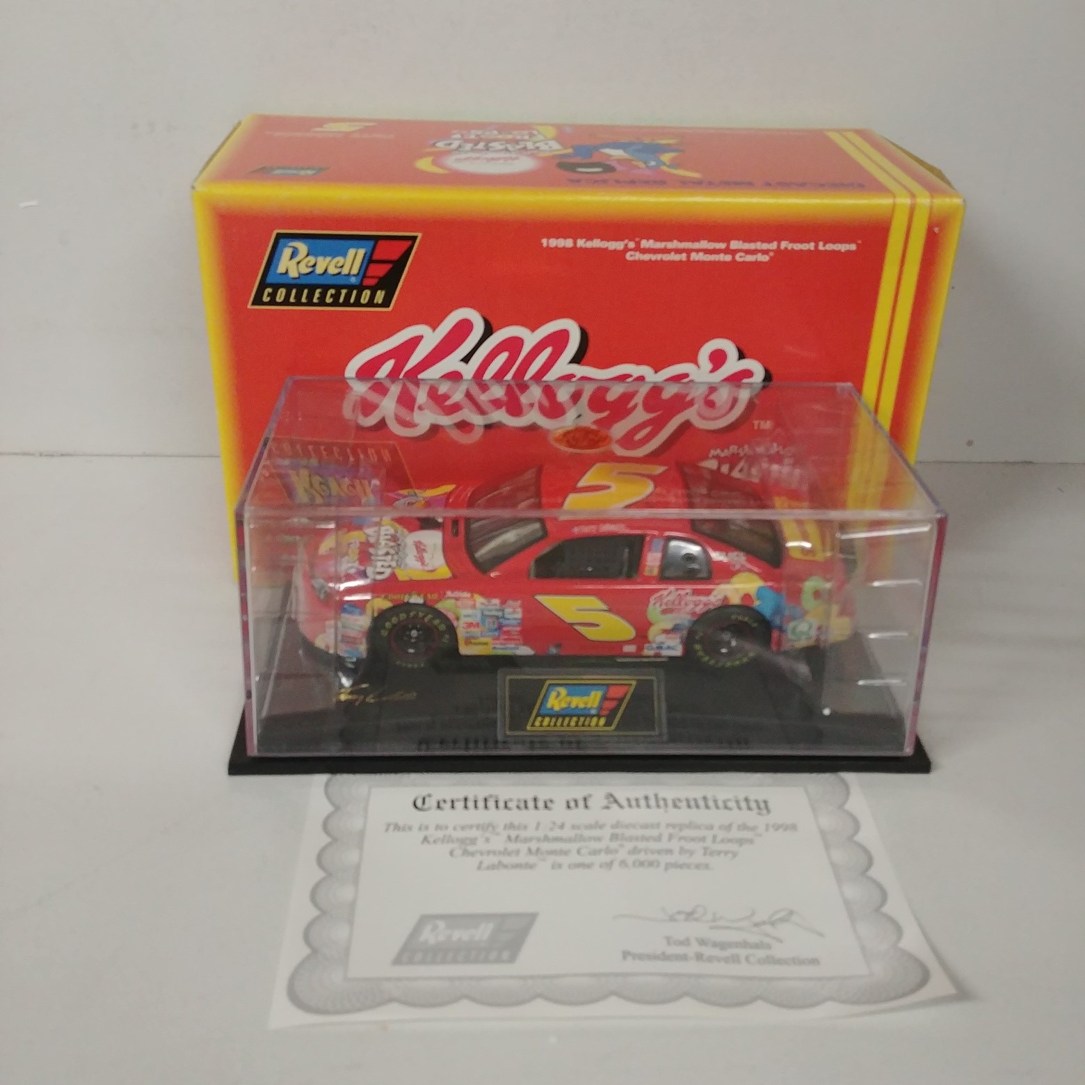 1998 Terry Labonte 1/24th Kelloggs  "Marshmallow Blasted Fruit Loops" c/w car