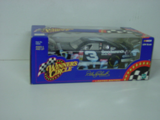 2001 Dale Earnhardt 1/24th GM Goodwrench "Oreo" car